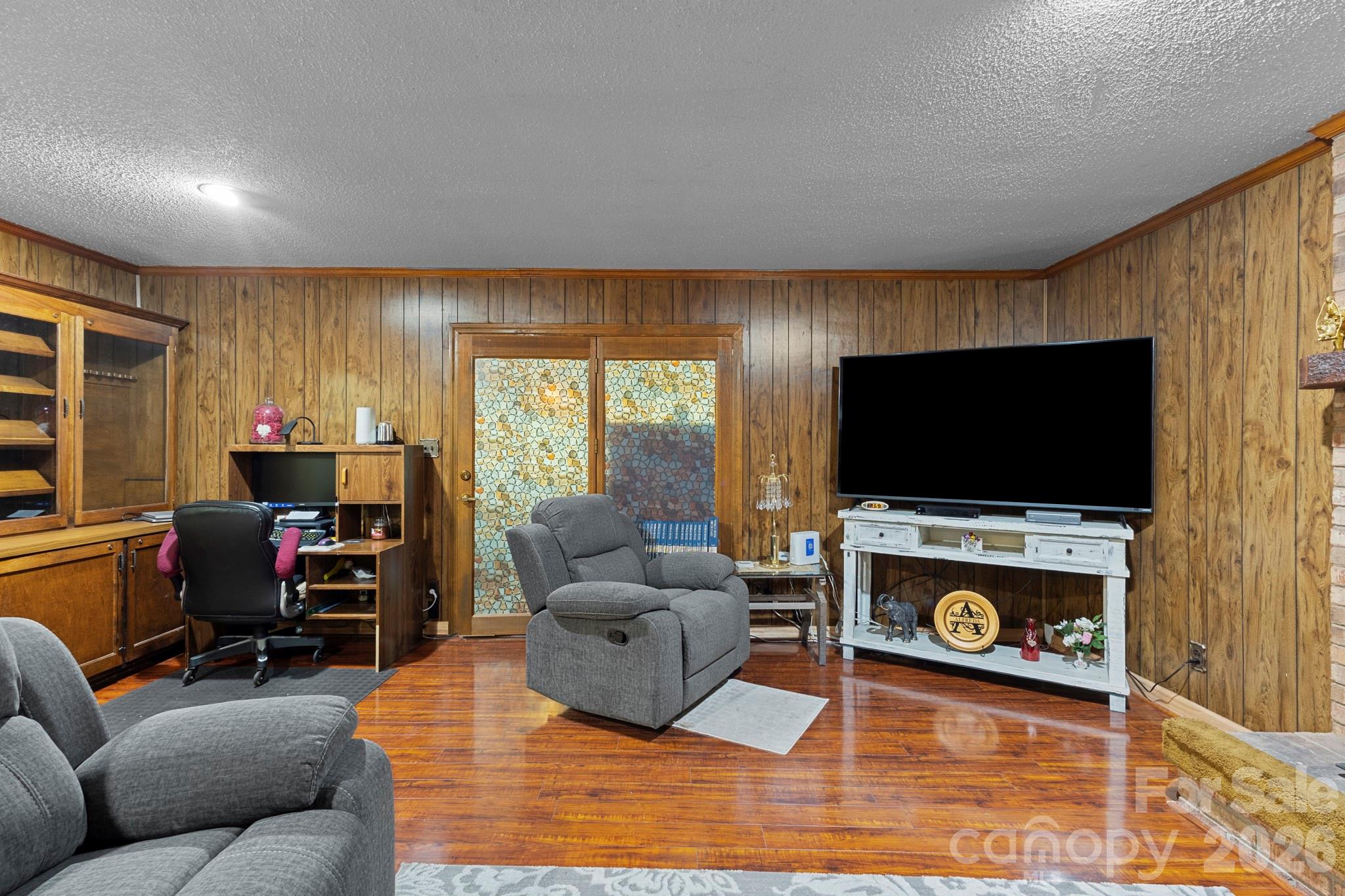 3326 Dunaire Drive Property Photo 8