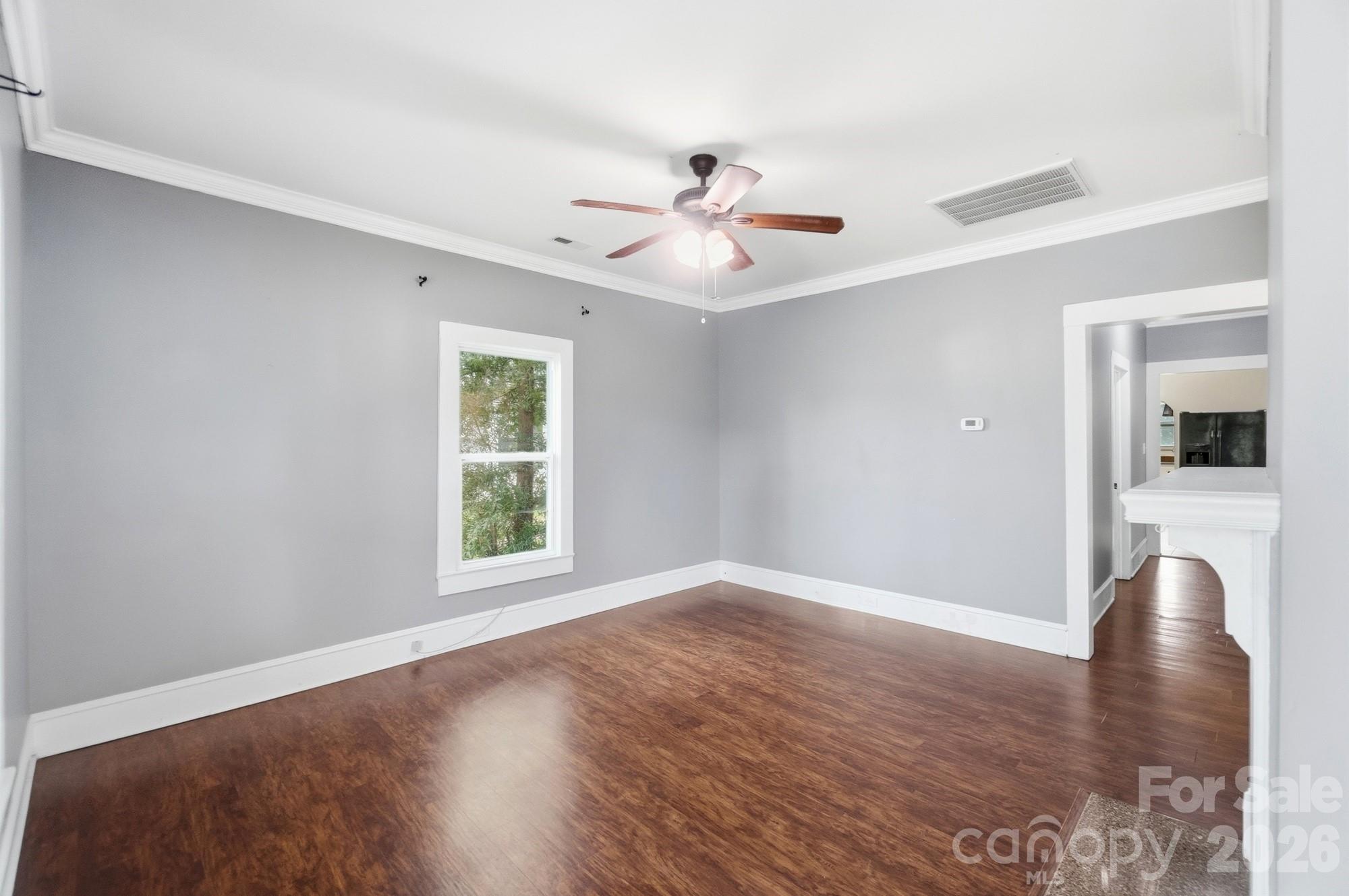 1002 N Ridge Avenue Property Photo 8