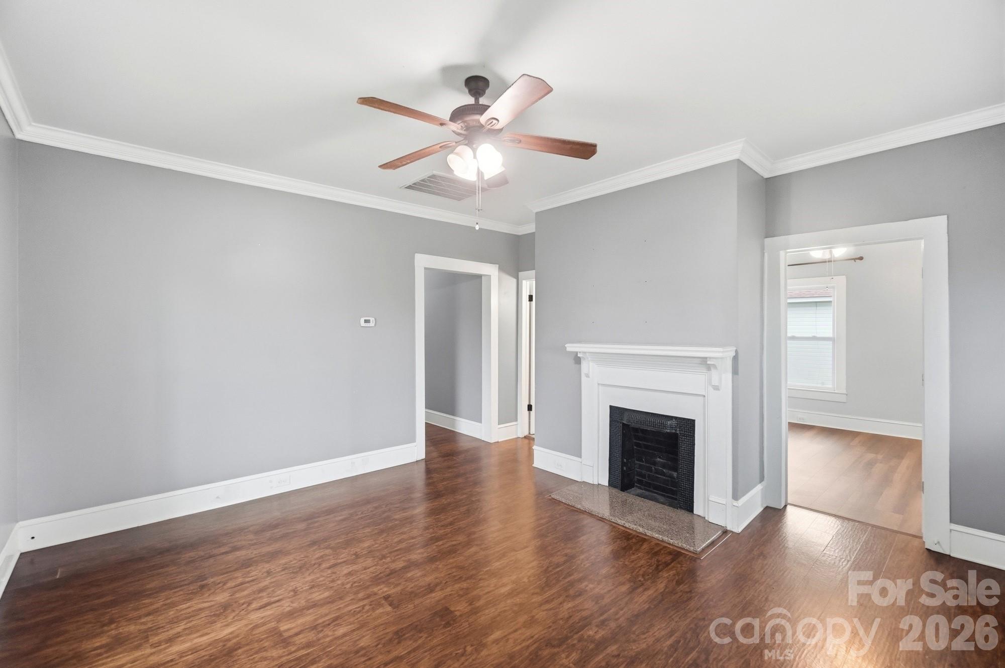1002 N Ridge Avenue Property Photo 9