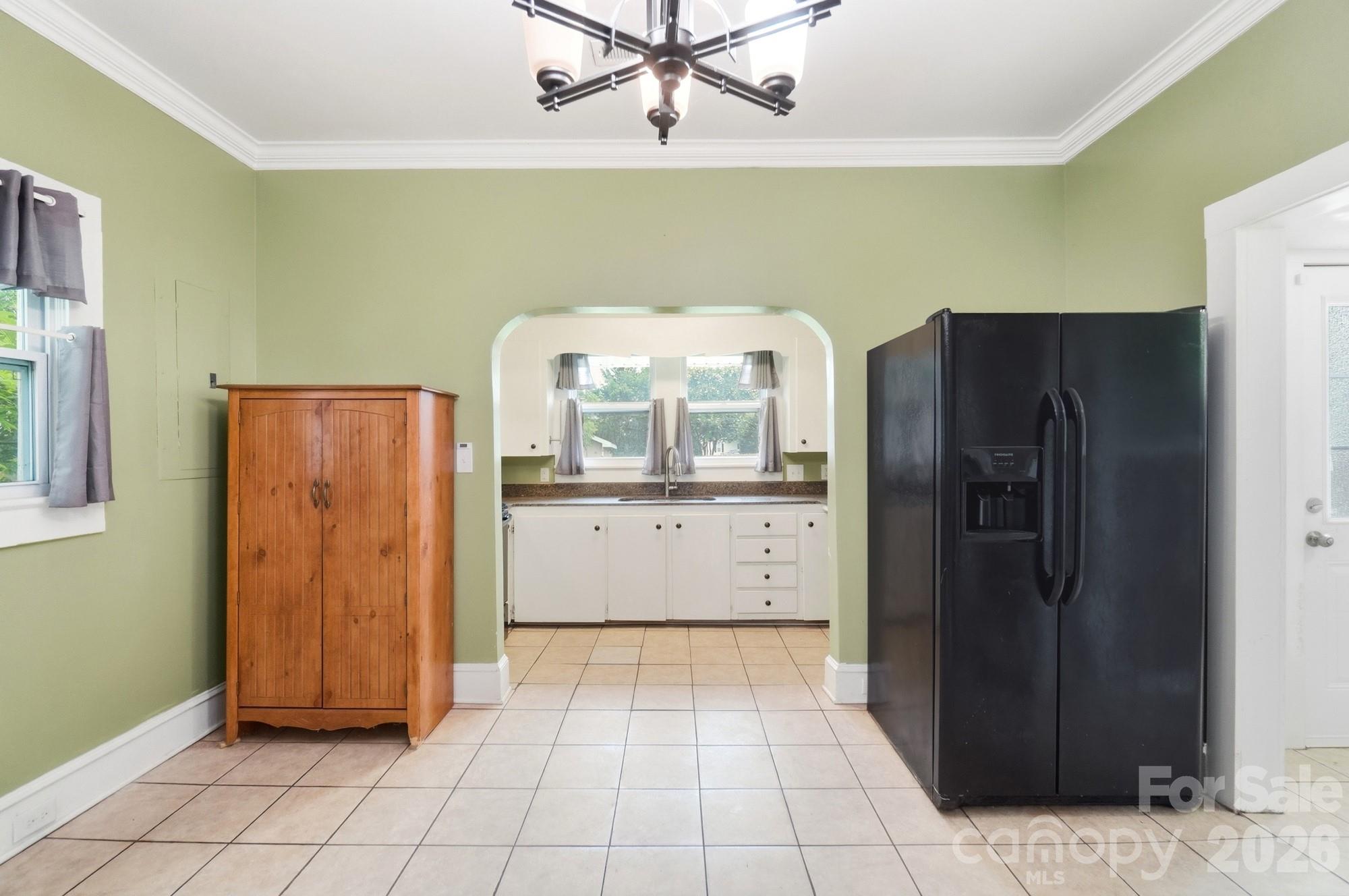1002 N Ridge Avenue Property Photo 13