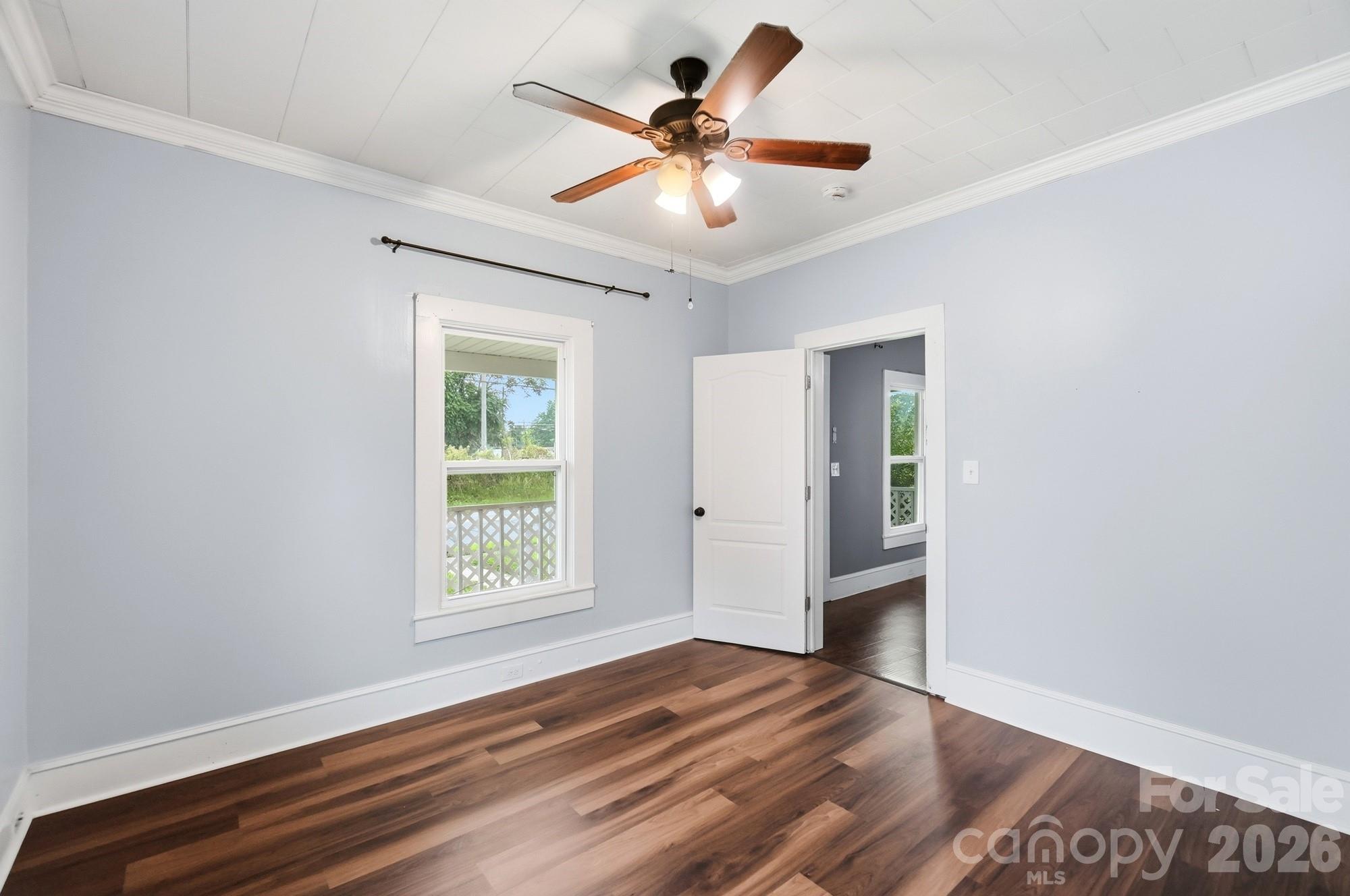 1002 N Ridge Avenue Property Photo 17