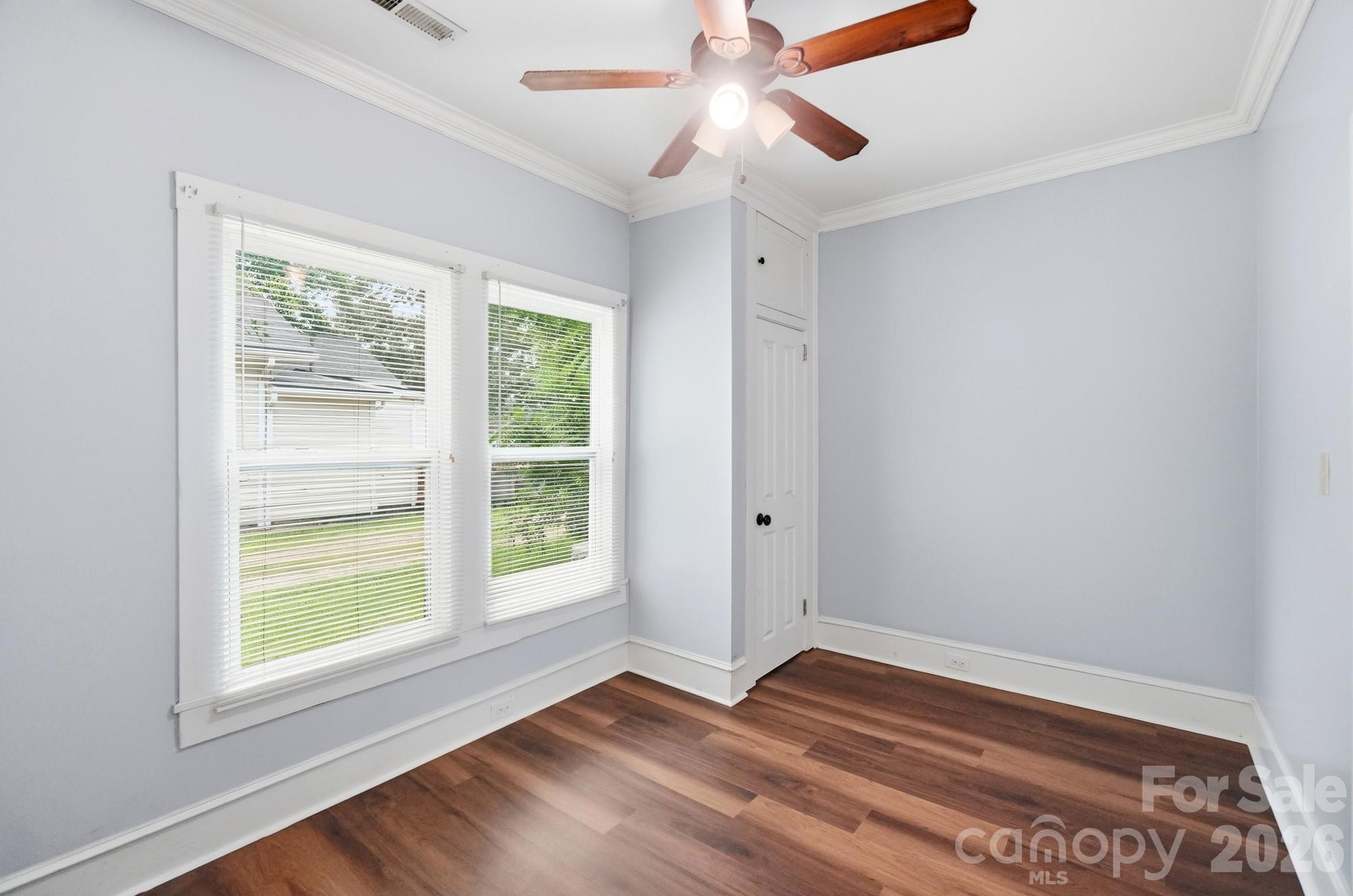 1002 N Ridge Avenue Property Photo 21
