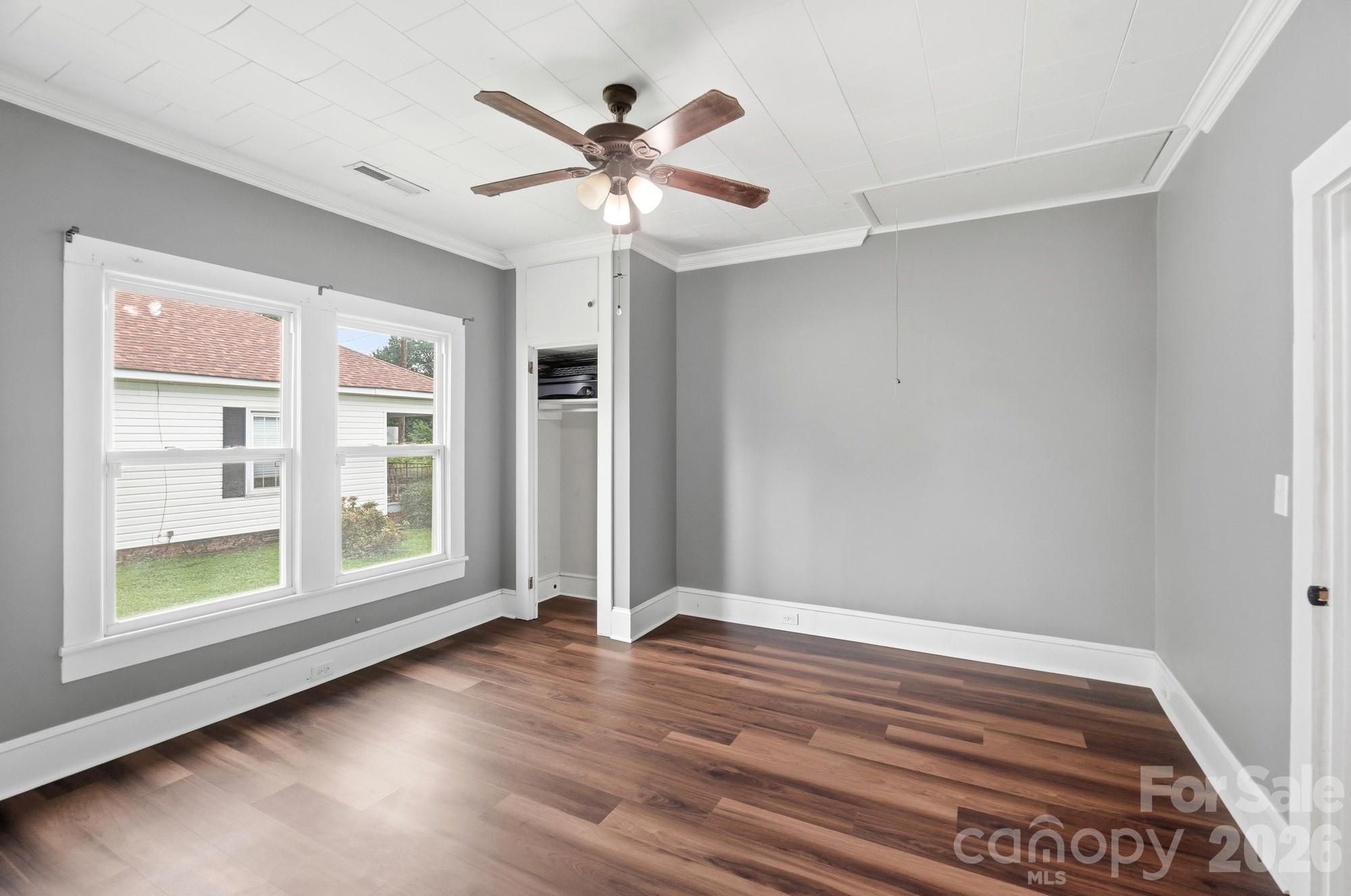 1002 N Ridge Avenue Property Photo 23