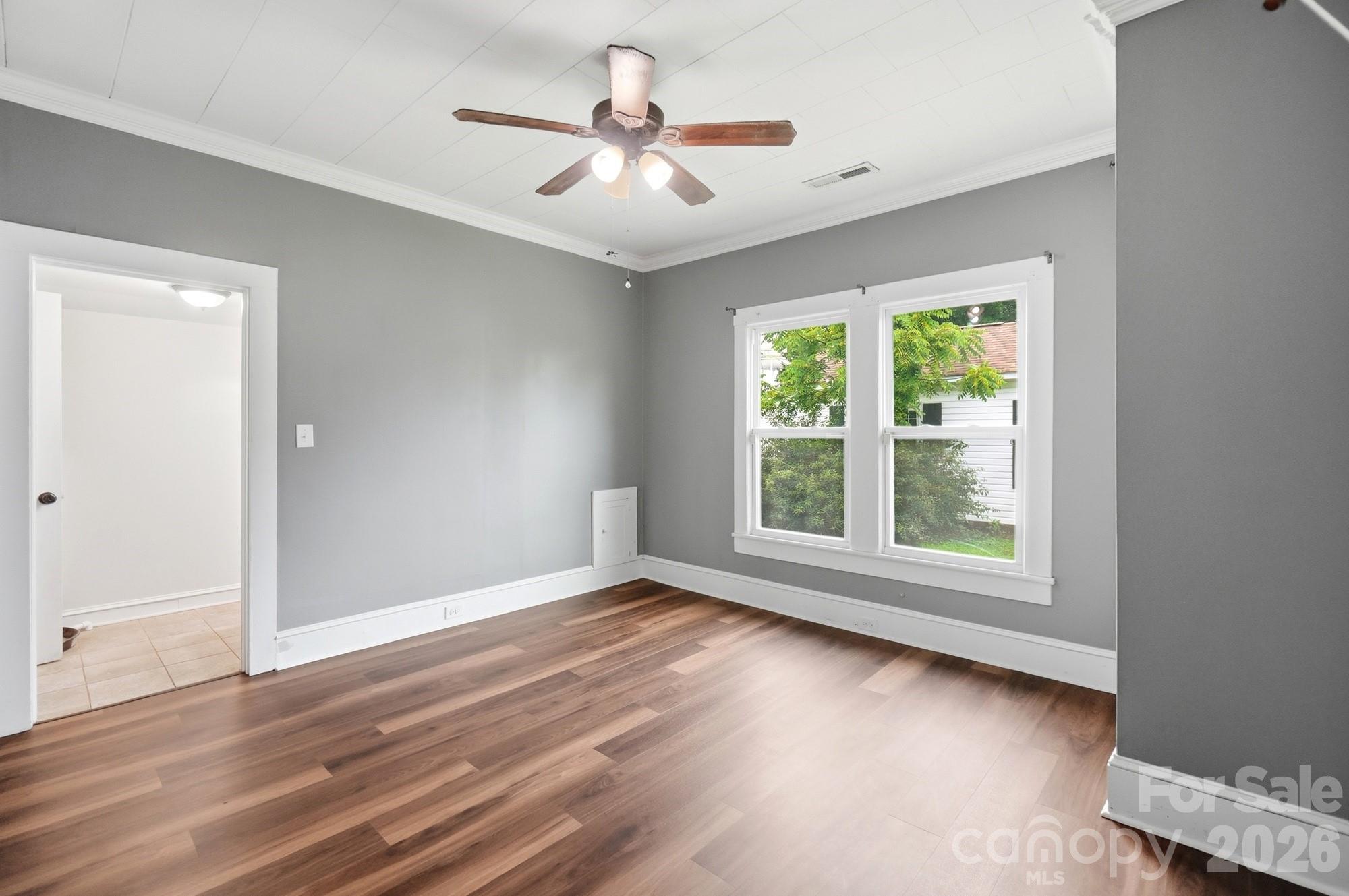 1002 N Ridge Avenue Property Photo 24