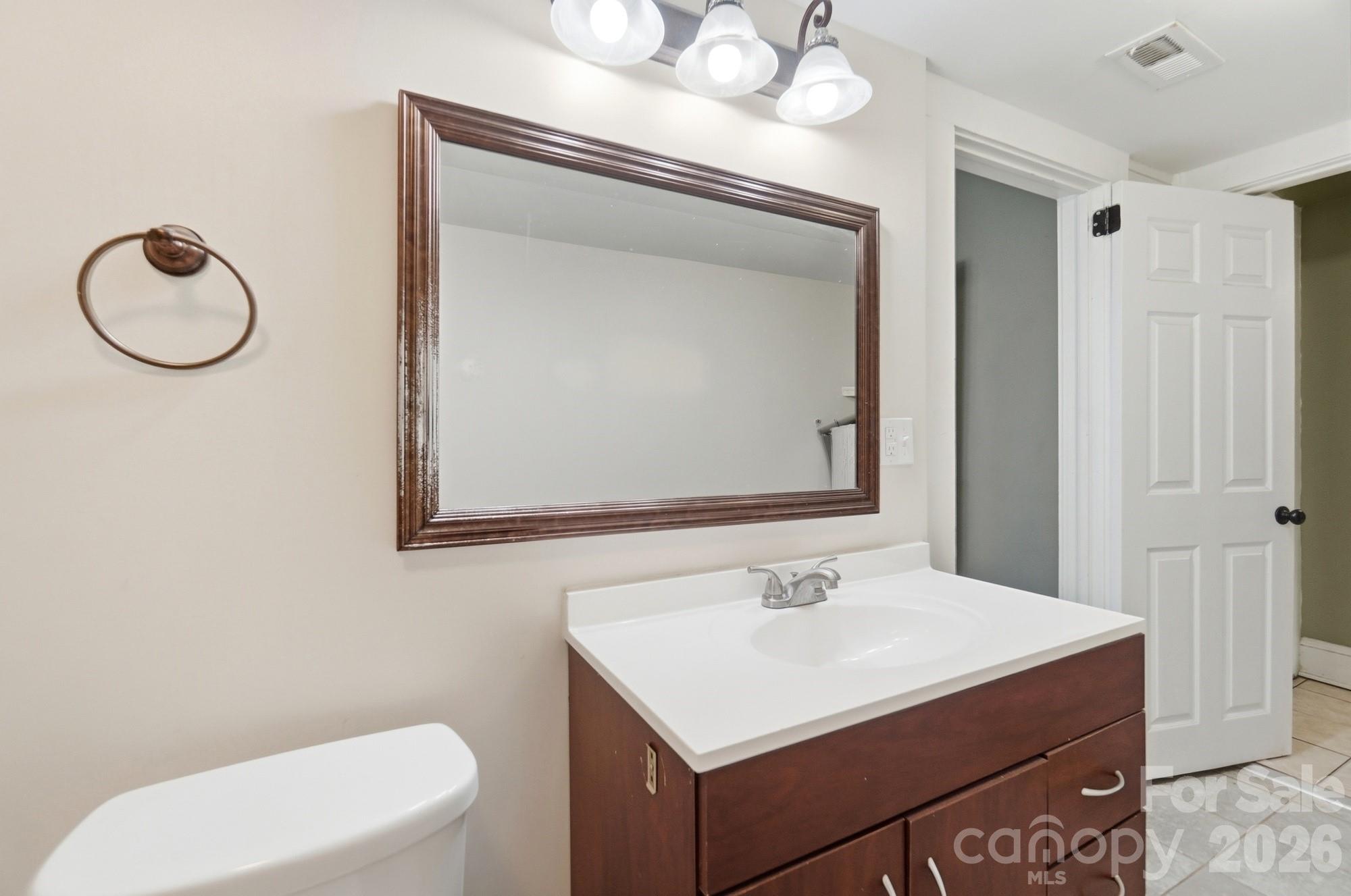 1002 N Ridge Avenue Property Photo 27