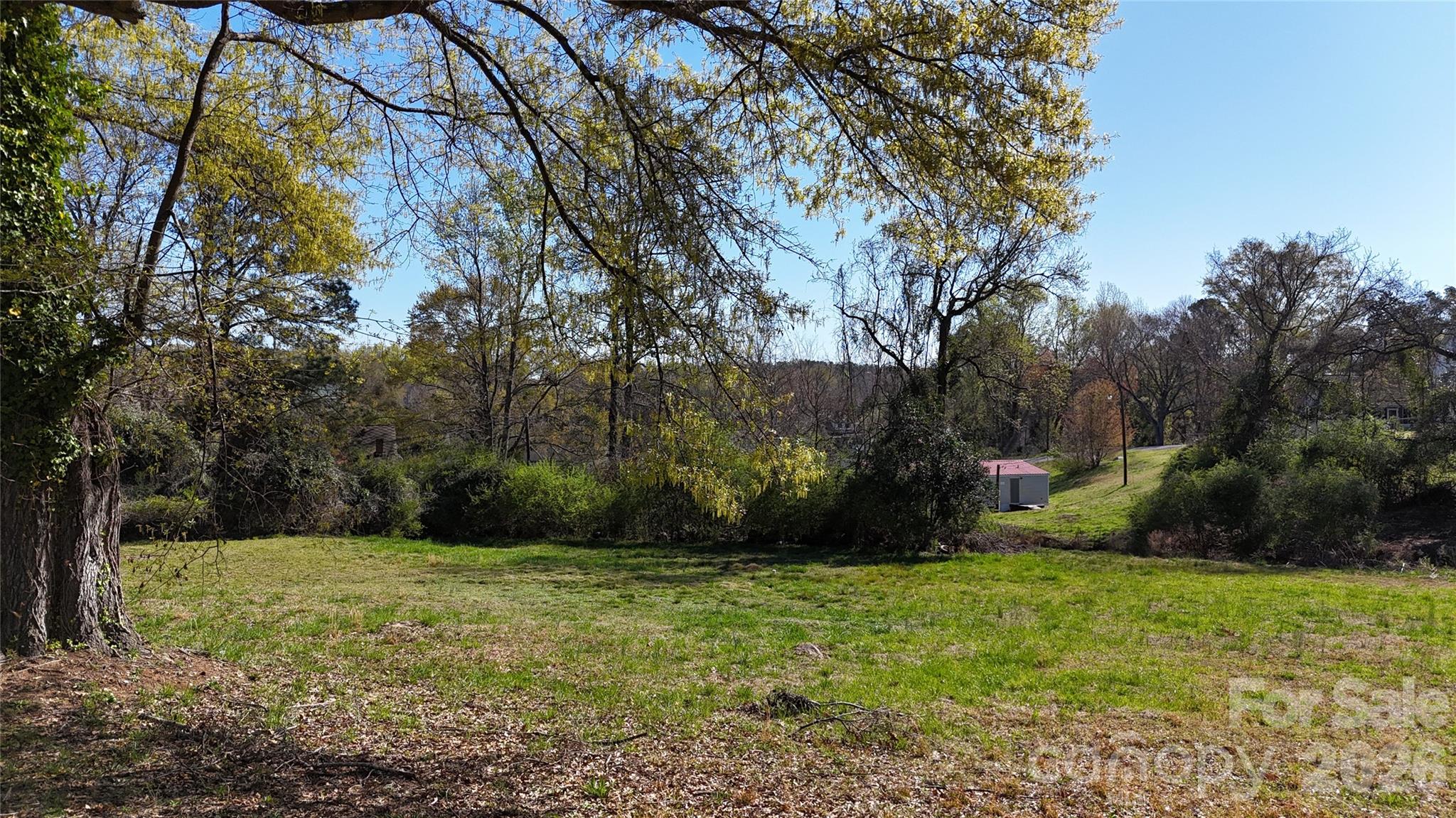 33 Pinecrest Avenue Property Photo 3
