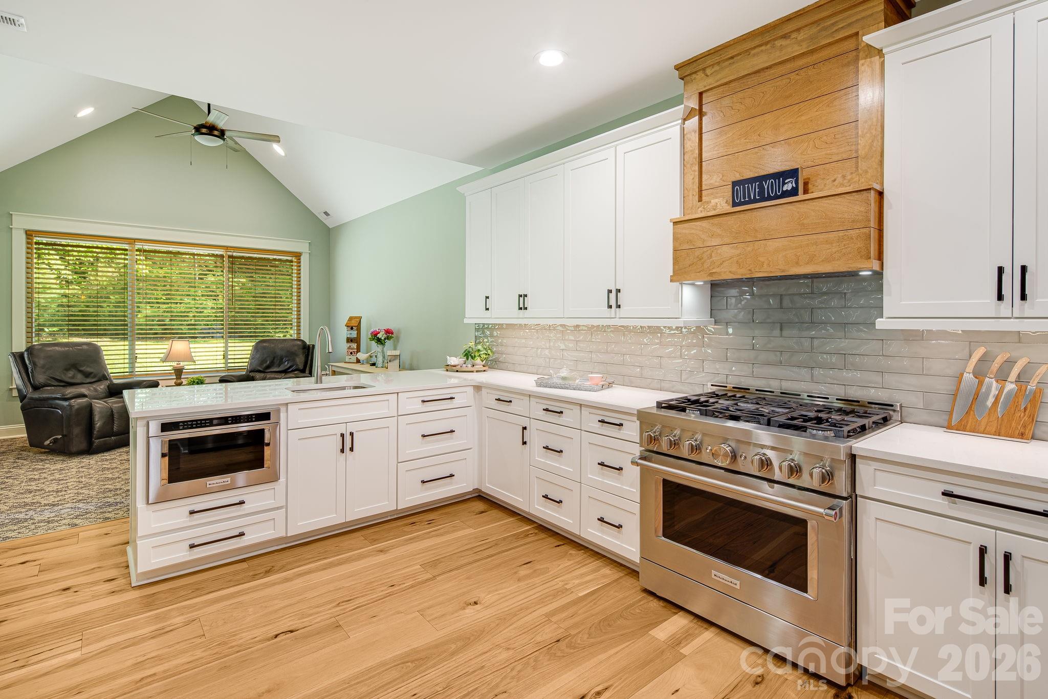 30 Shipman Parkway Property Photo 12