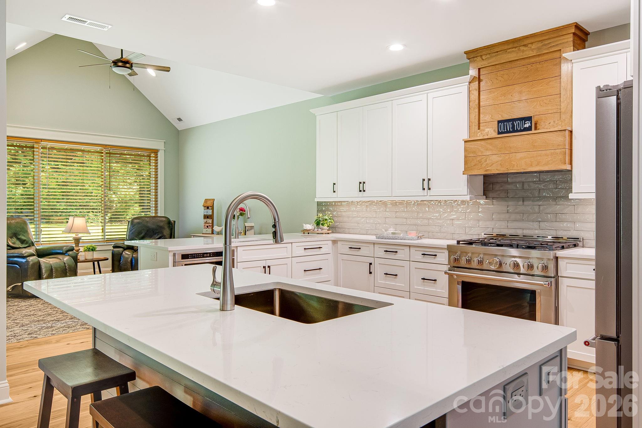 30 Shipman Parkway Property Photo 13