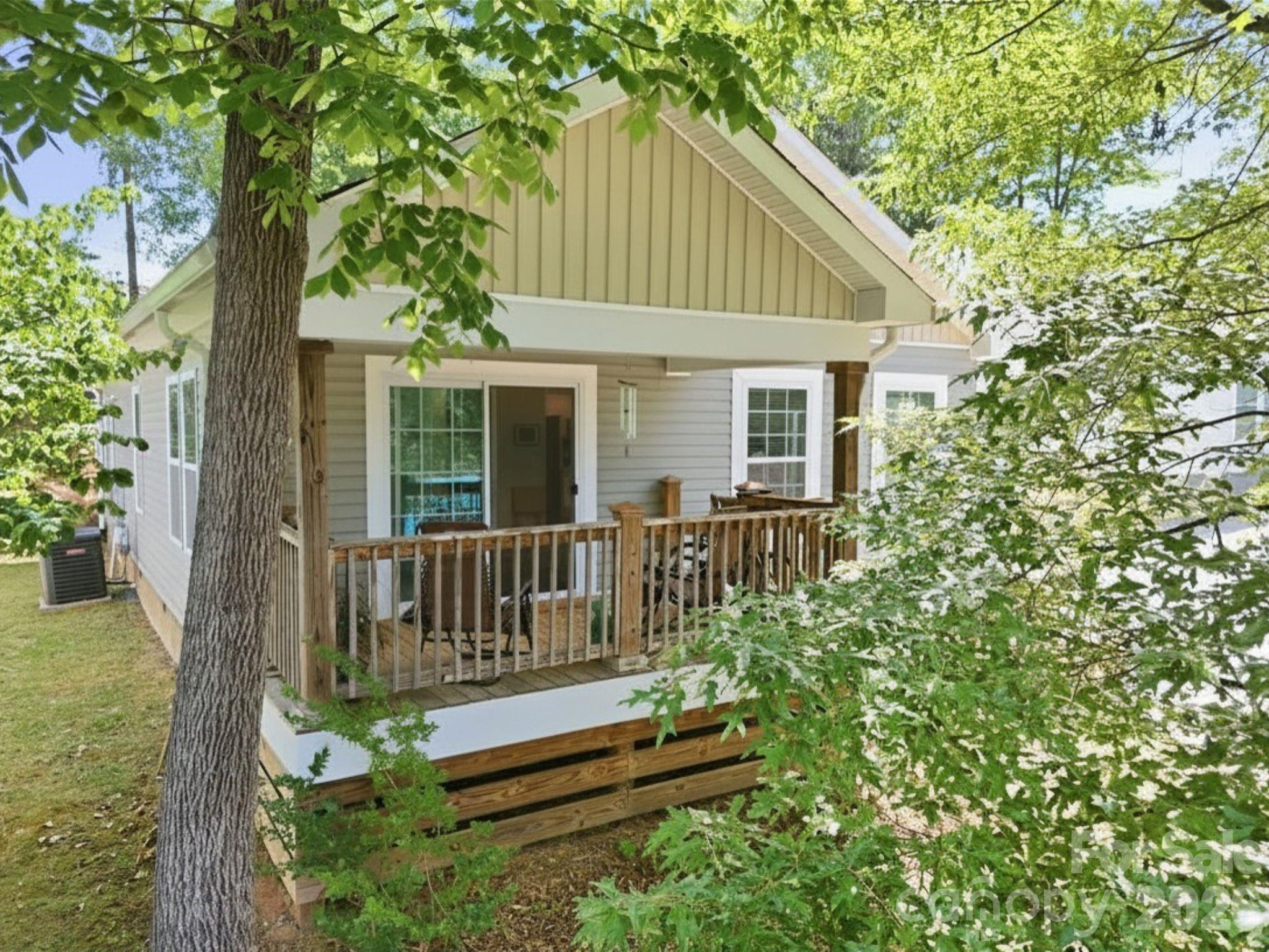 253 Brooklyn Lane Property Photo 3