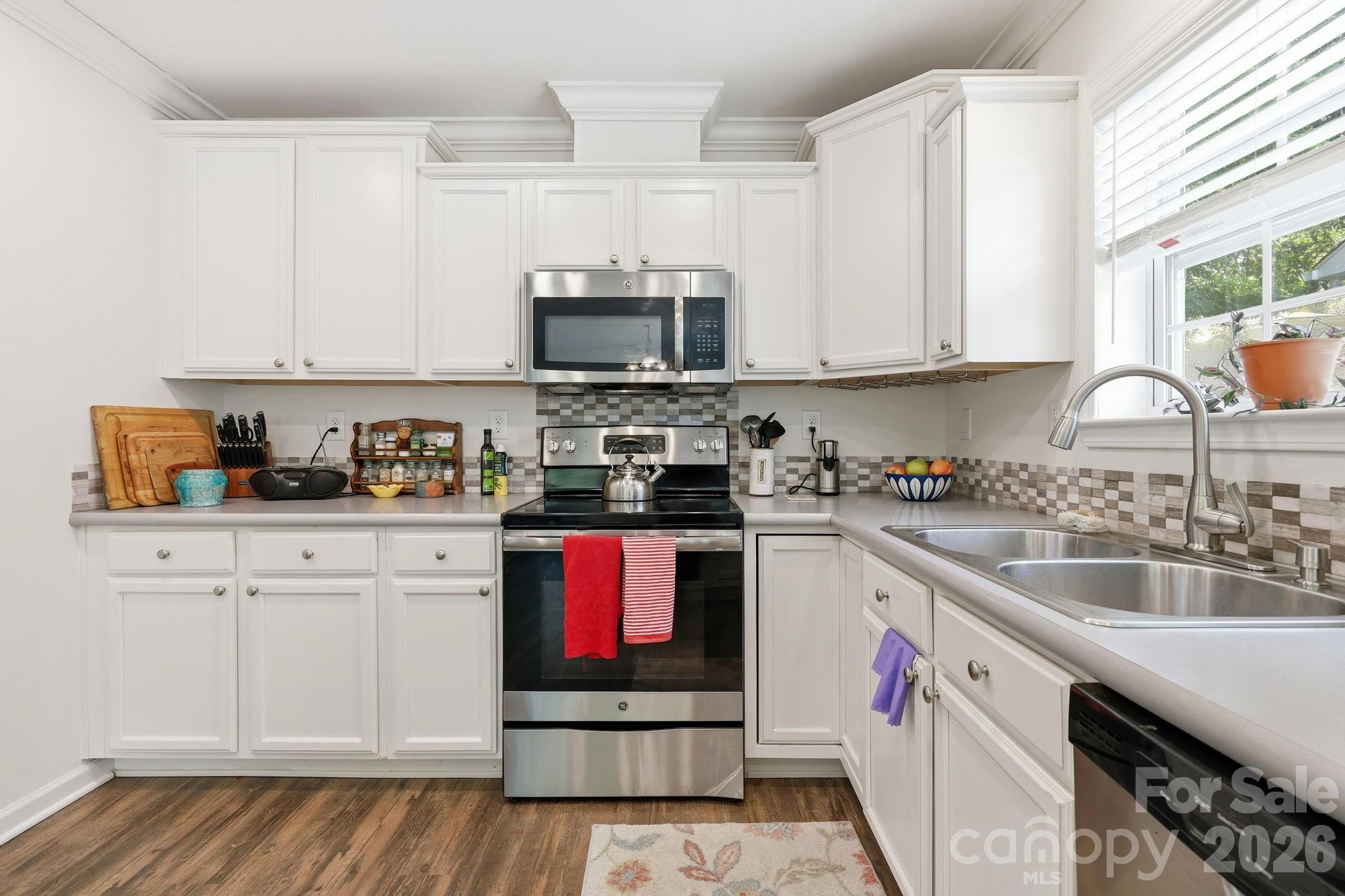 253 Brooklyn Lane Property Photo 6