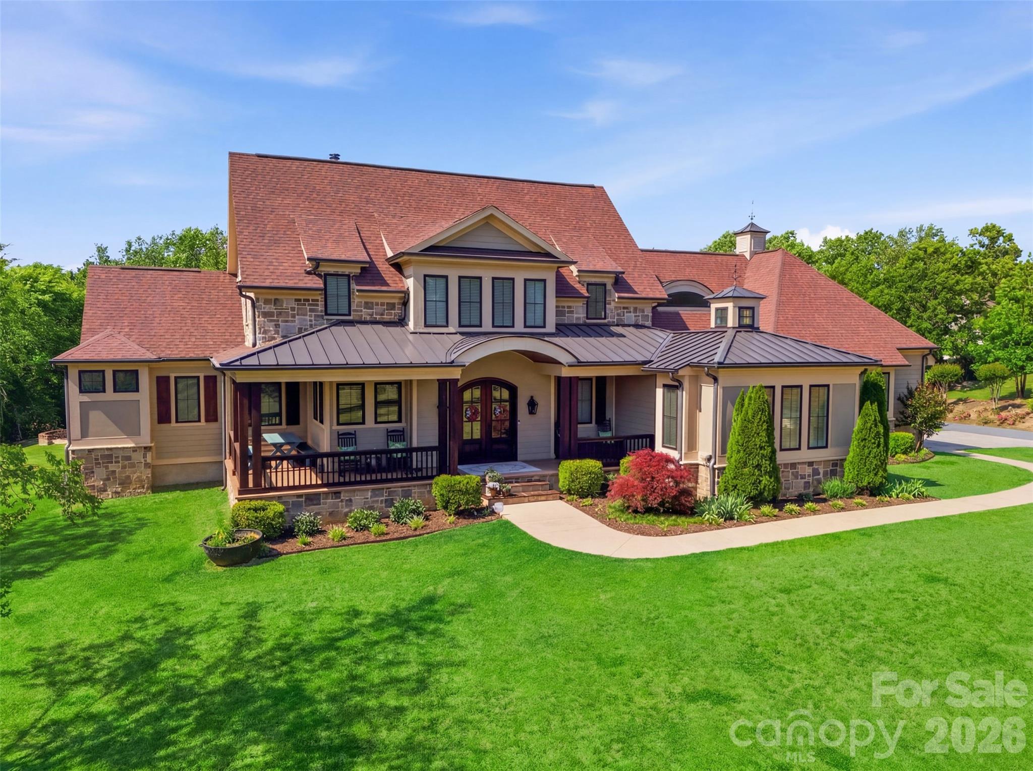 425 Bridlepath Trail Property Photo 1