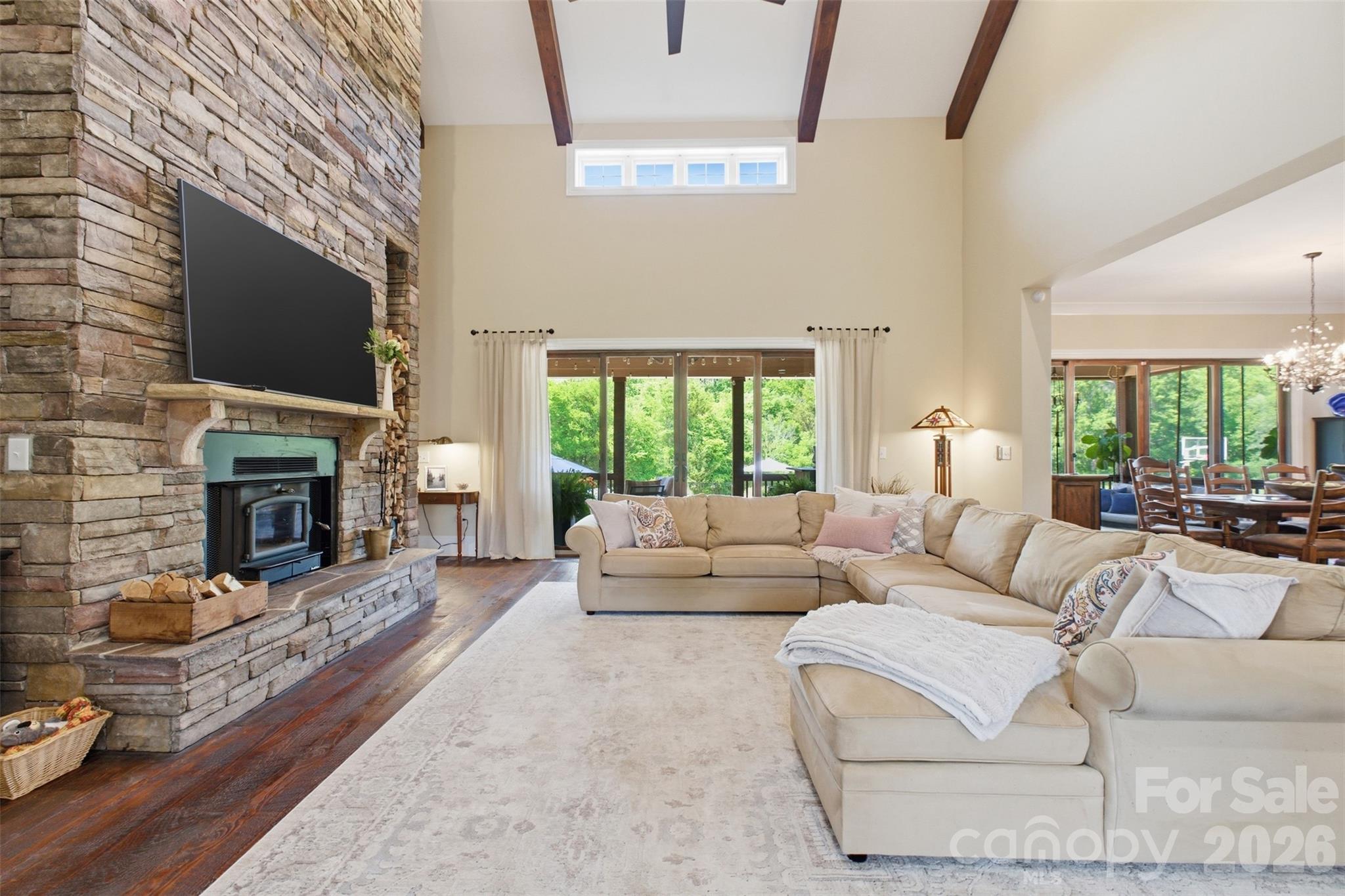 425 Bridlepath Trail Property Photo 4