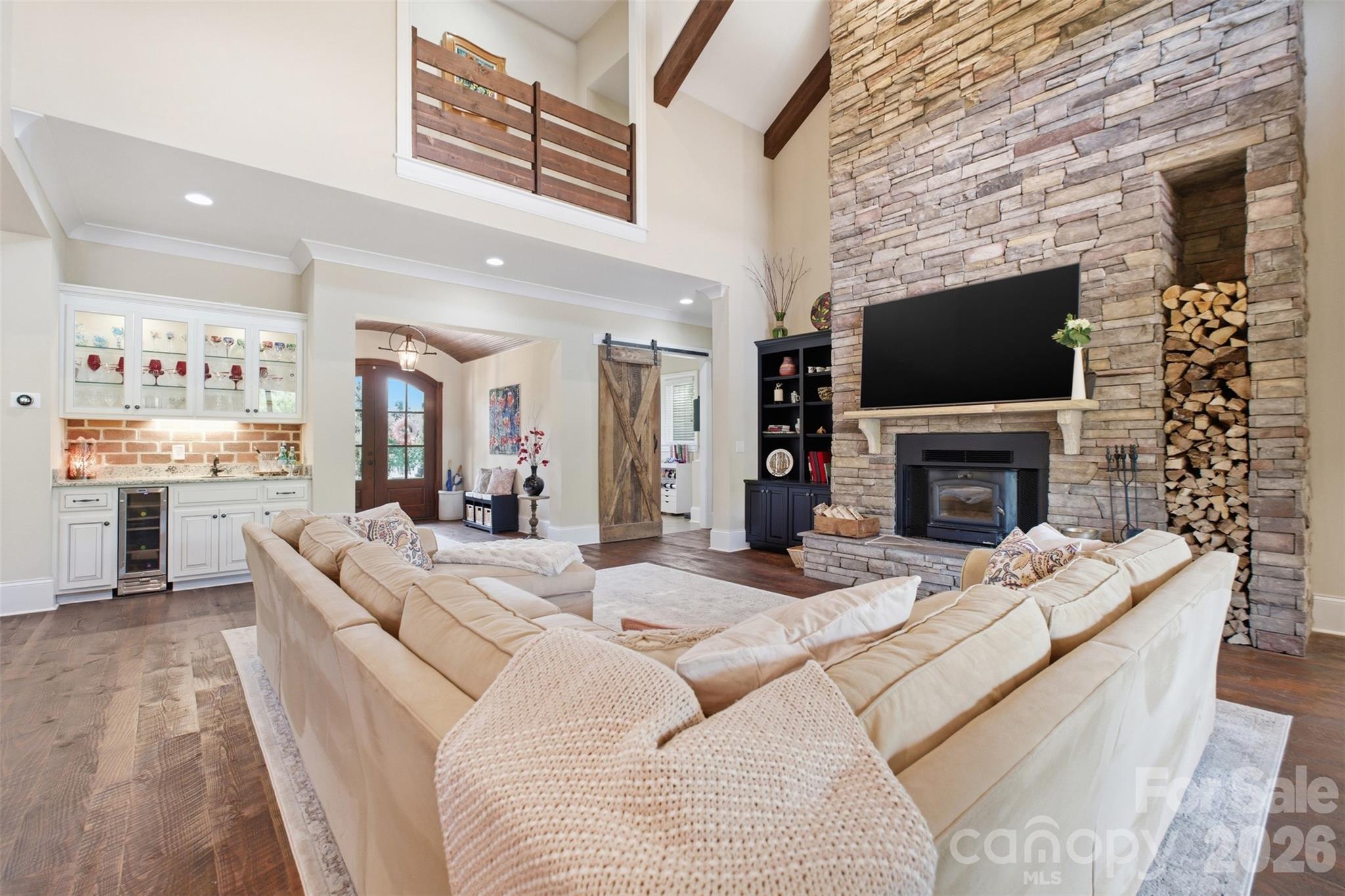 425 Bridlepath Trail Property Photo 5
