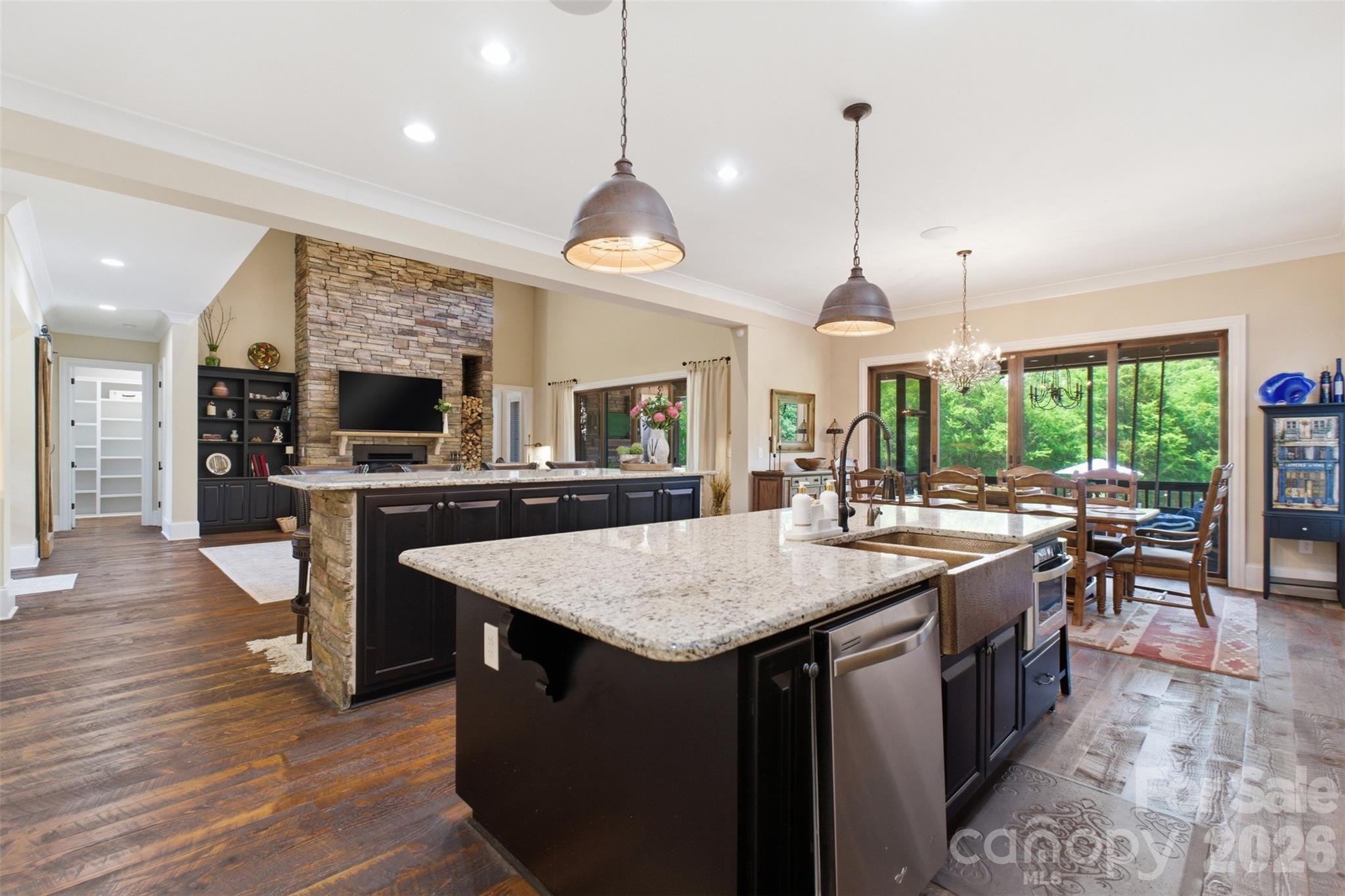 425 Bridlepath Trail Property Photo 8