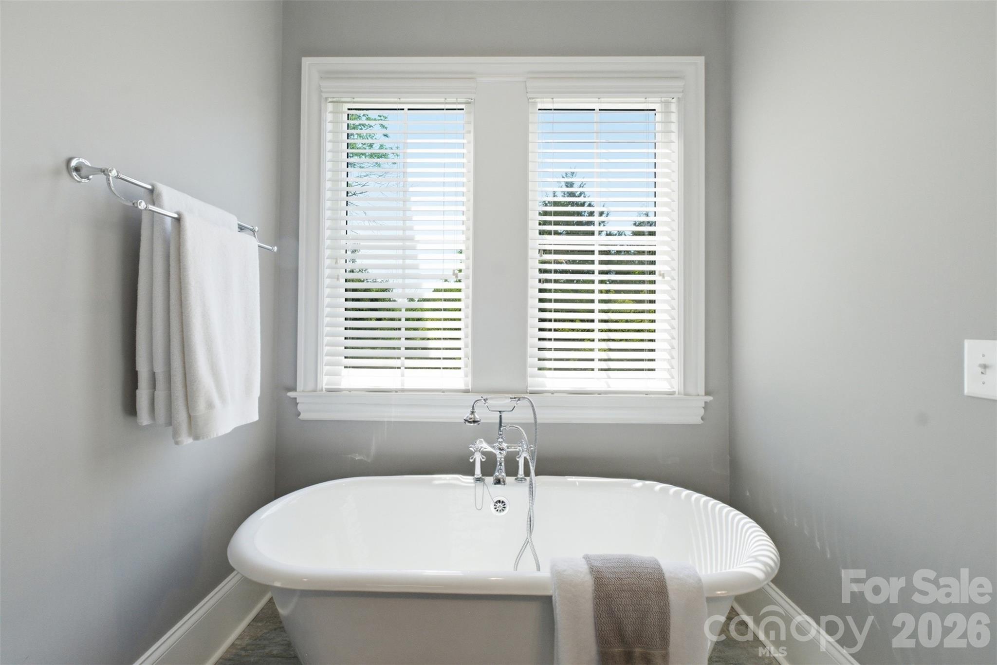 425 Bridlepath Trail Property Photo 16