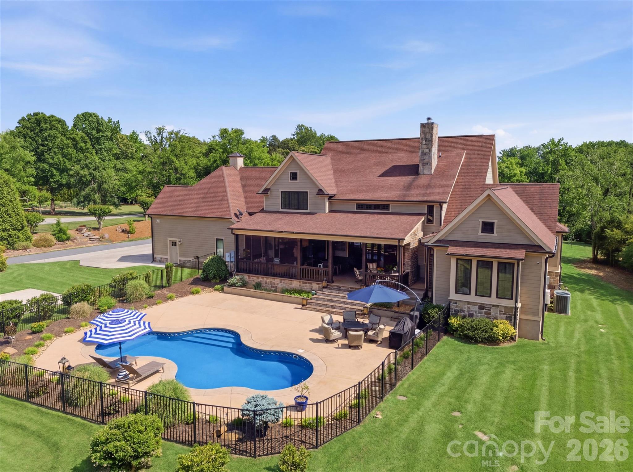 425 Bridlepath Trail Property Photo 39