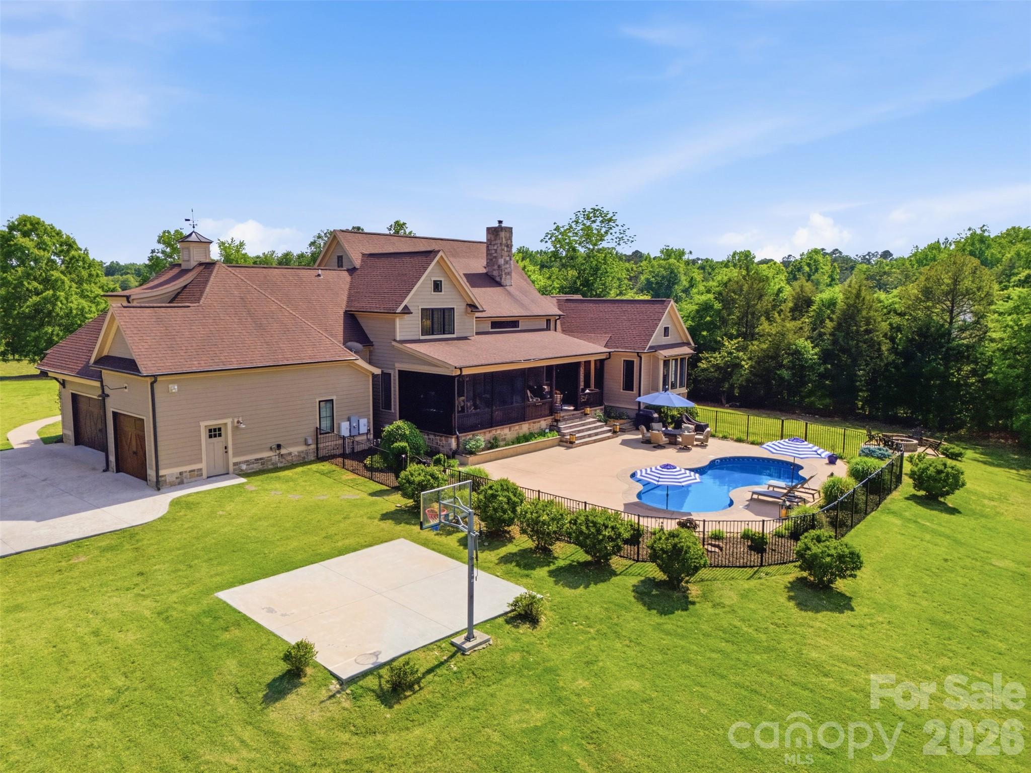 425 Bridlepath Trail Property Photo 40