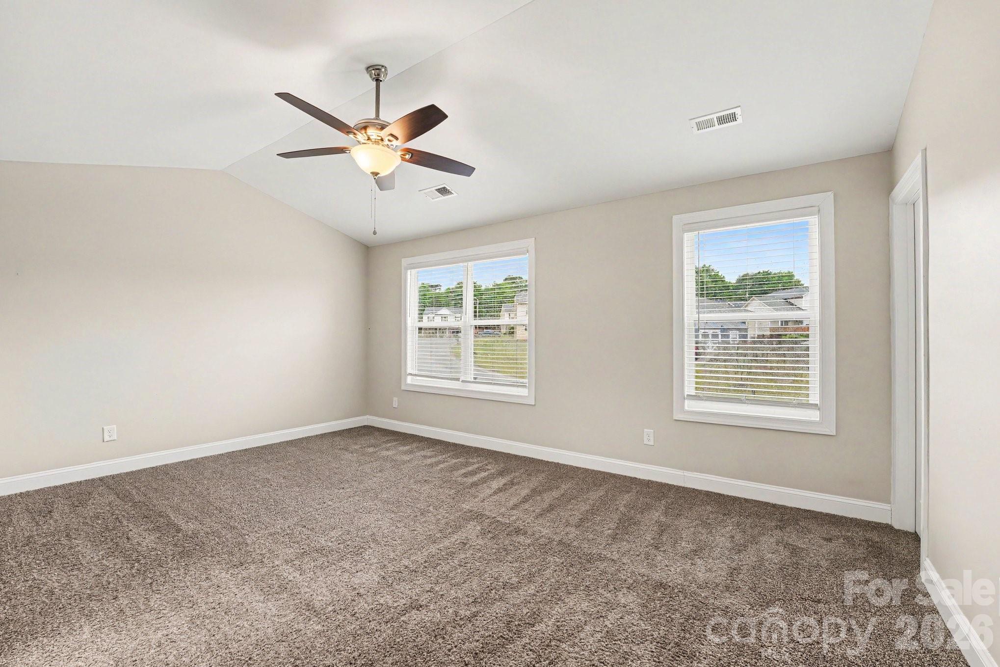 1468 Mayfair Drive Property Photo 6