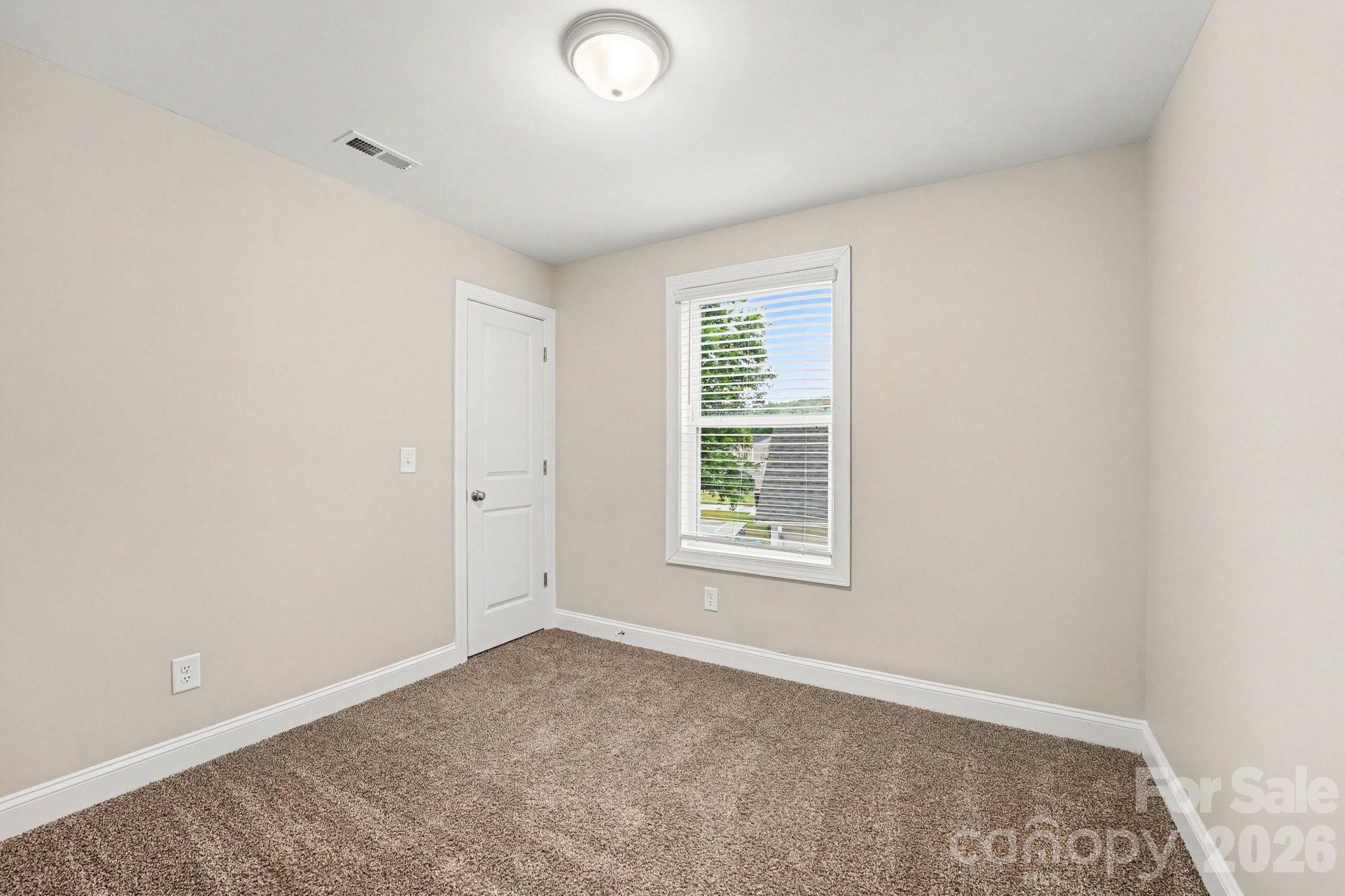 1468 Mayfair Drive Property Photo 7