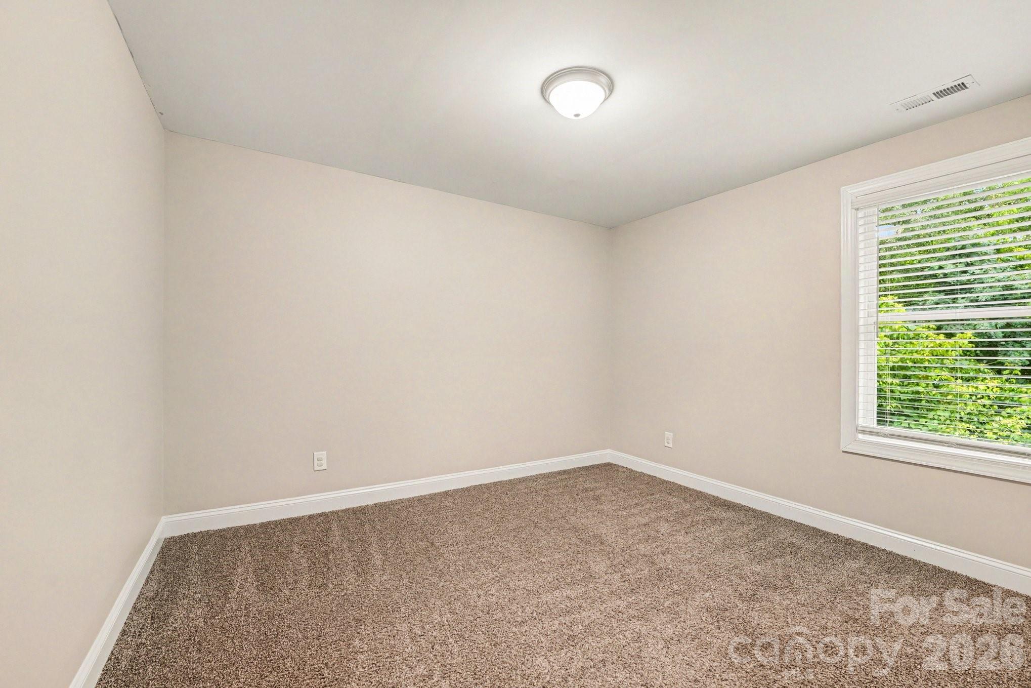 1468 Mayfair Drive Property Photo 8