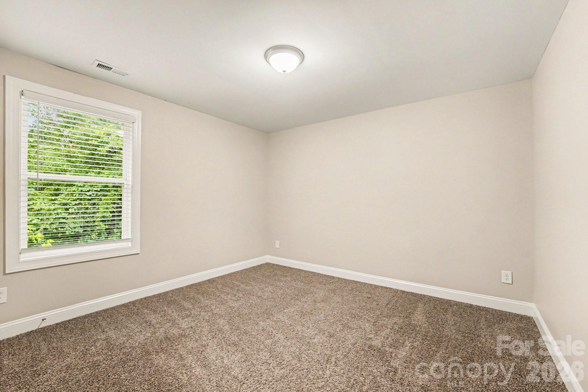 1468 Mayfair Drive Property Photo 9