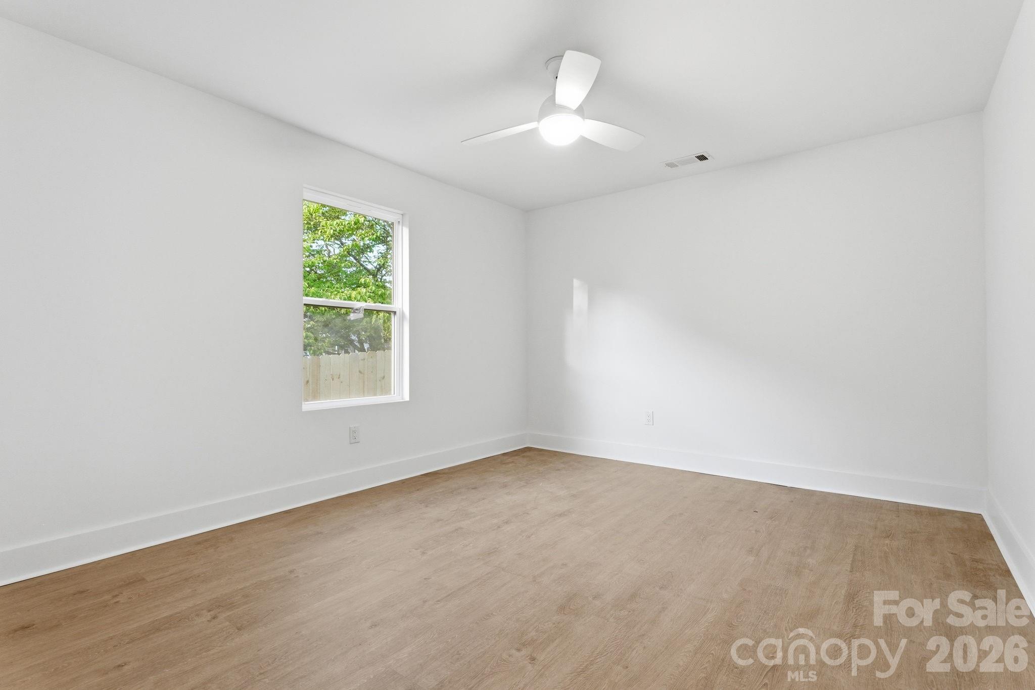 200 W 17th Street Property Photo 8