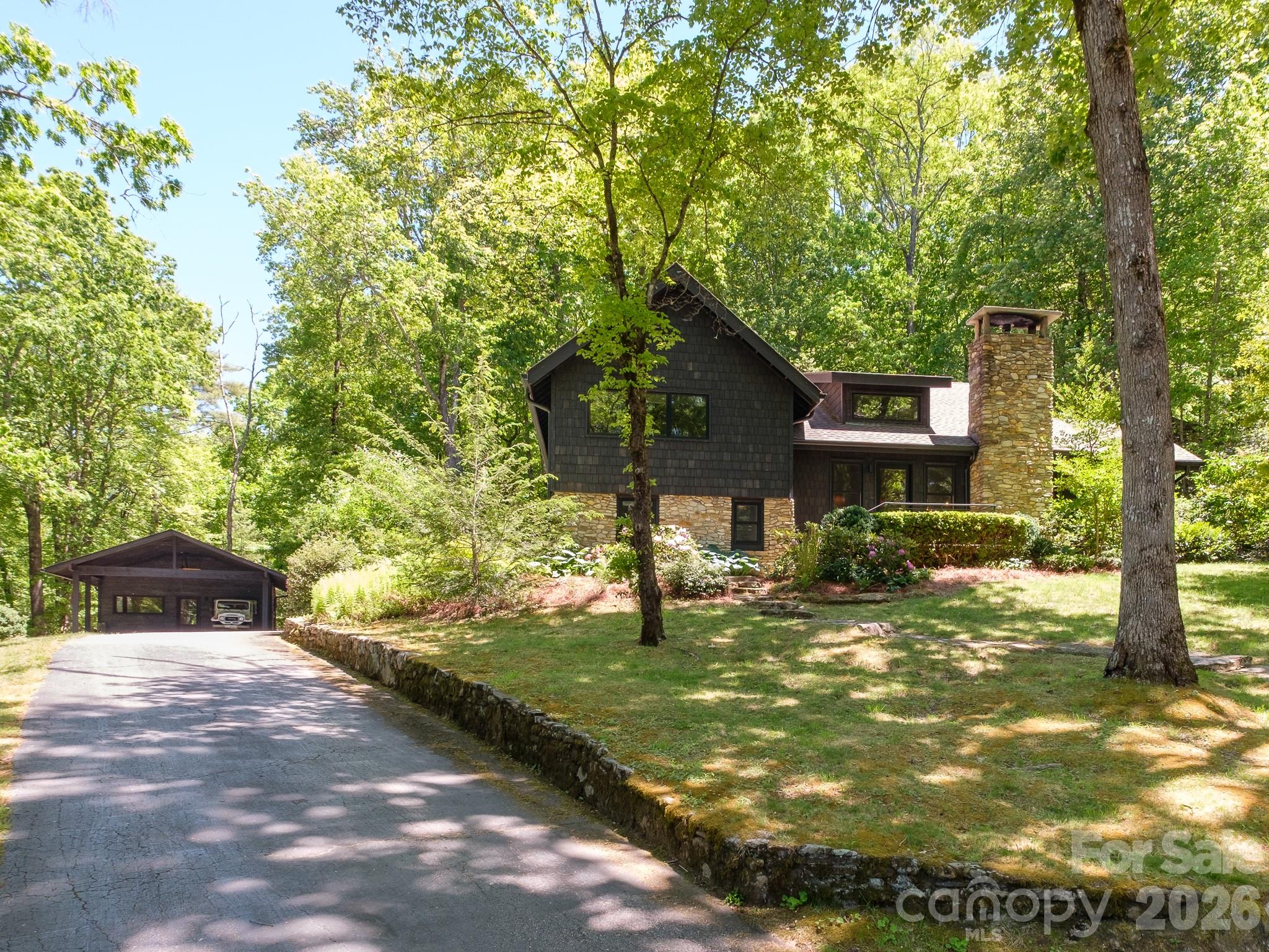 212 Se Shore Drive Property Photo 1
