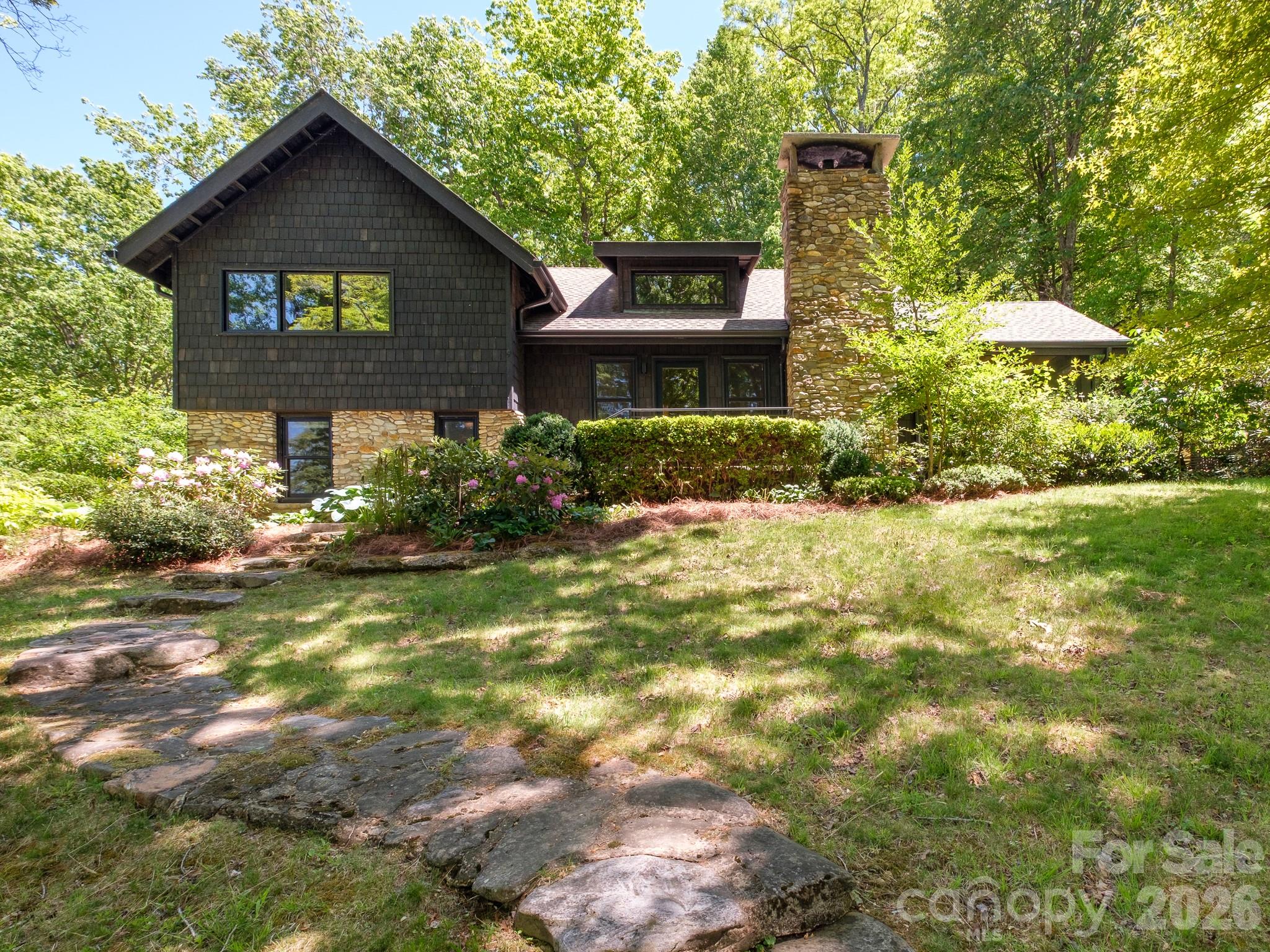 212 Se Shore Drive Property Photo 2