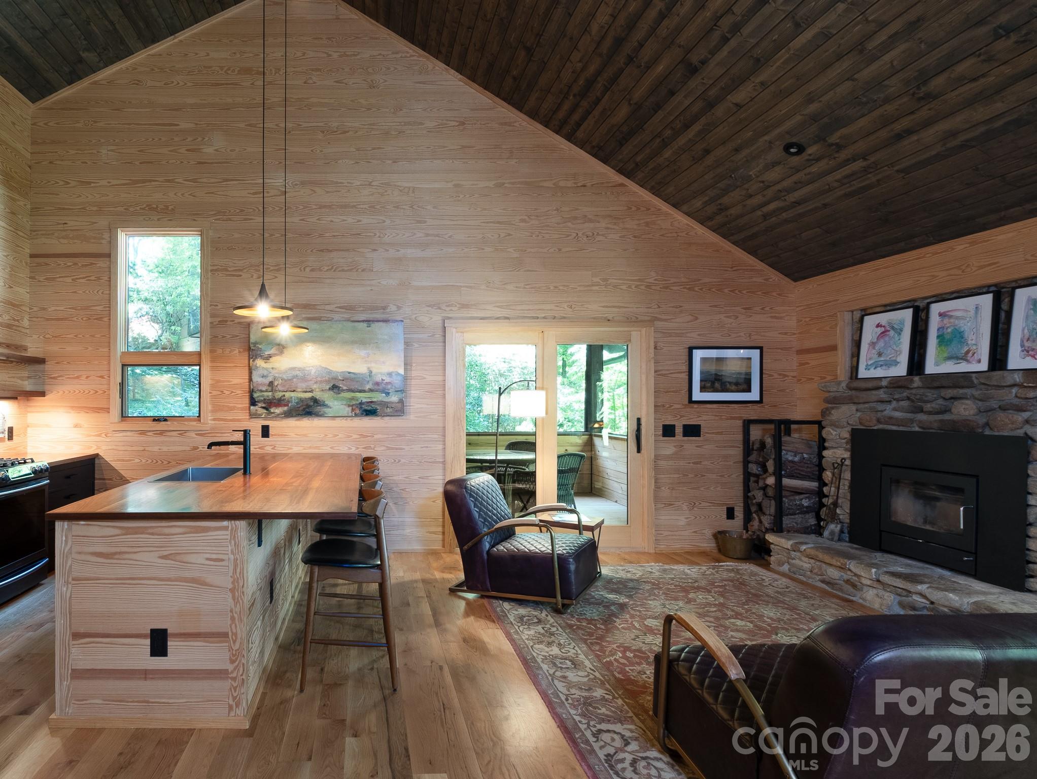 212 Se Shore Drive Property Photo 9