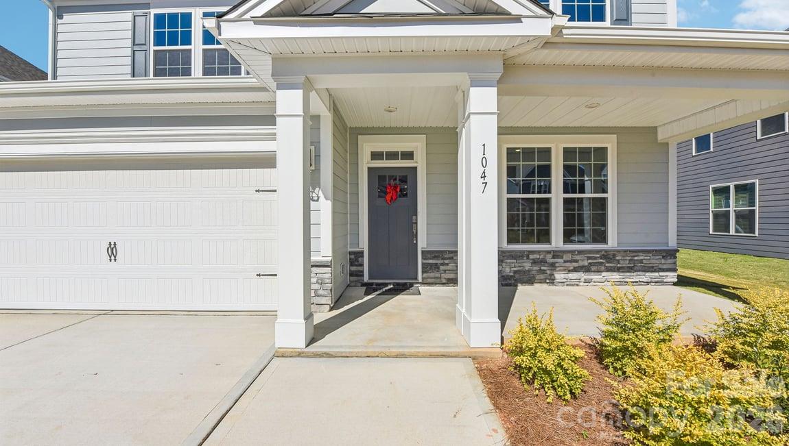 1047 Tundra Swan Drive Property Photo 4