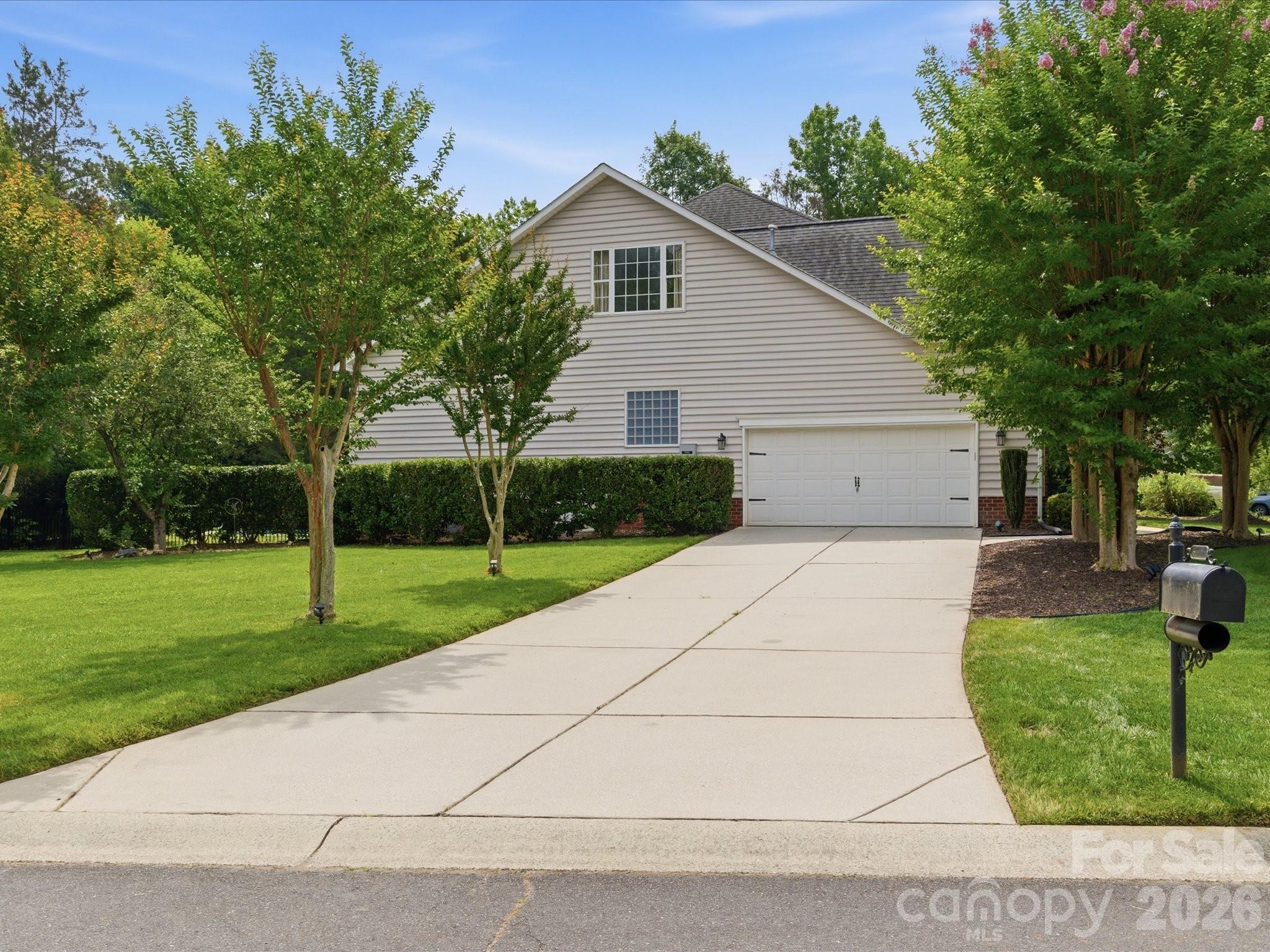 8603 Tintinhull Lane Property Photo 5