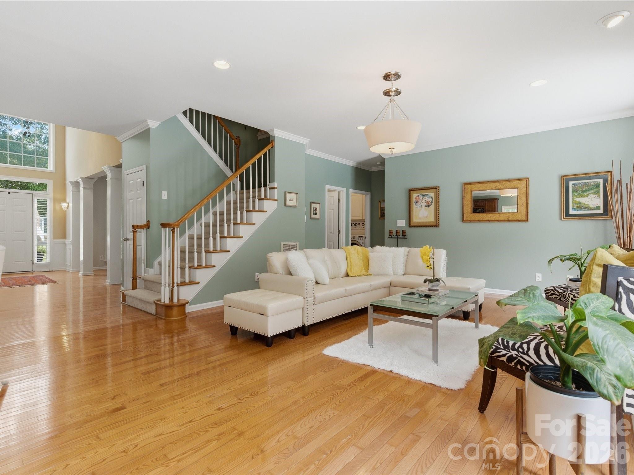 8603 Tintinhull Lane Property Photo 14