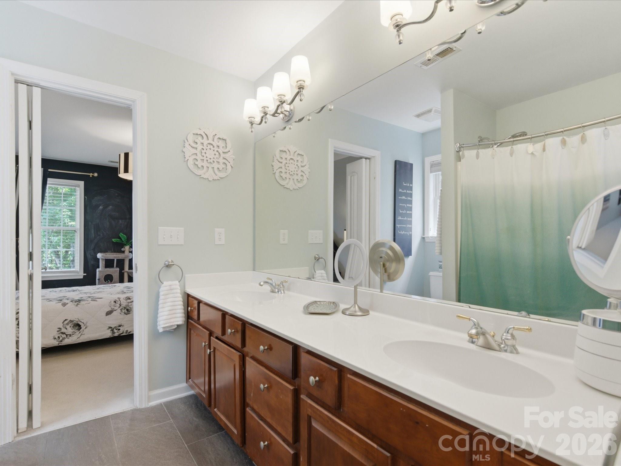8603 Tintinhull Lane Property Photo 34