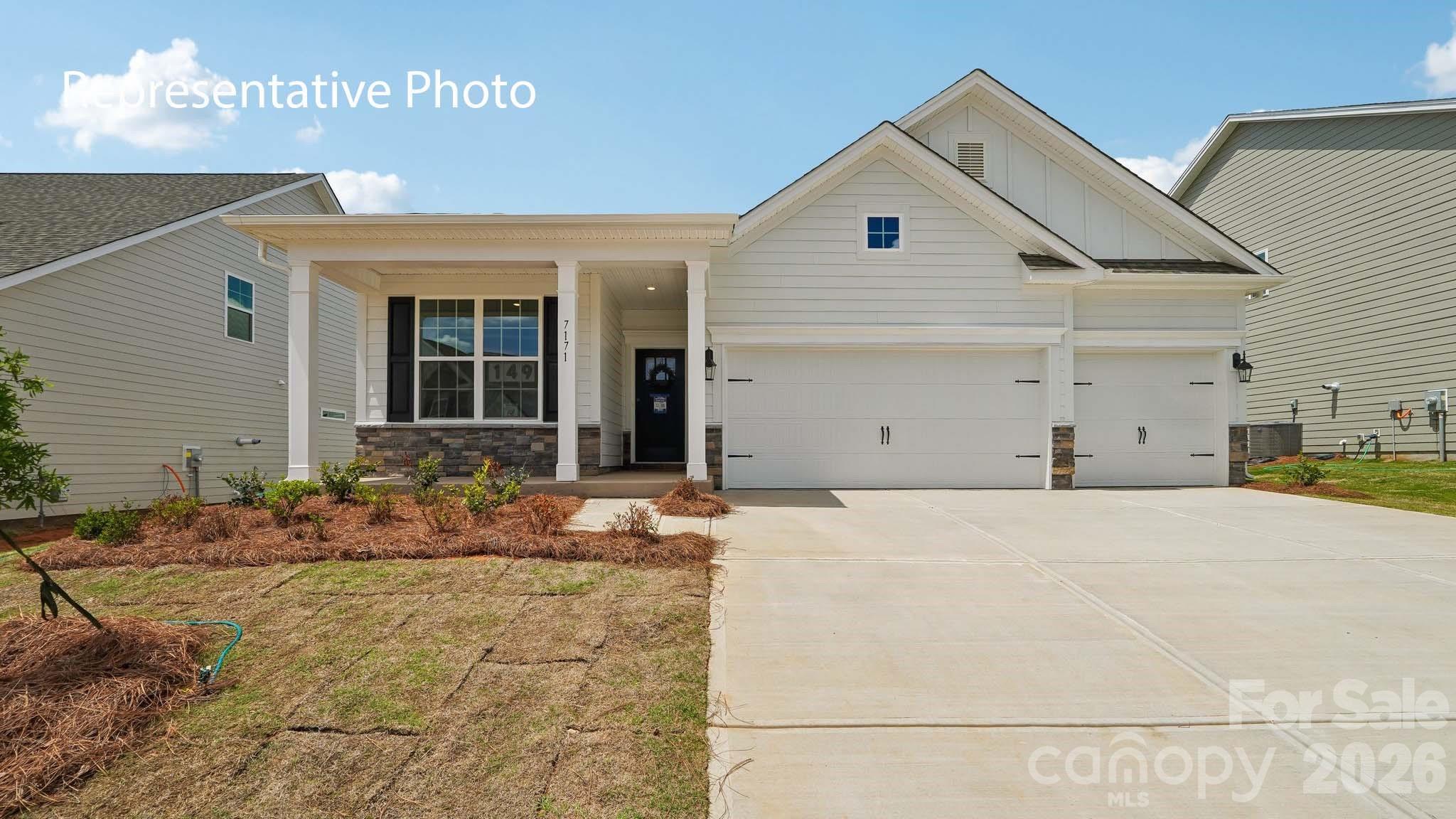 2858 Atwater Pond Circle Property Photo 1