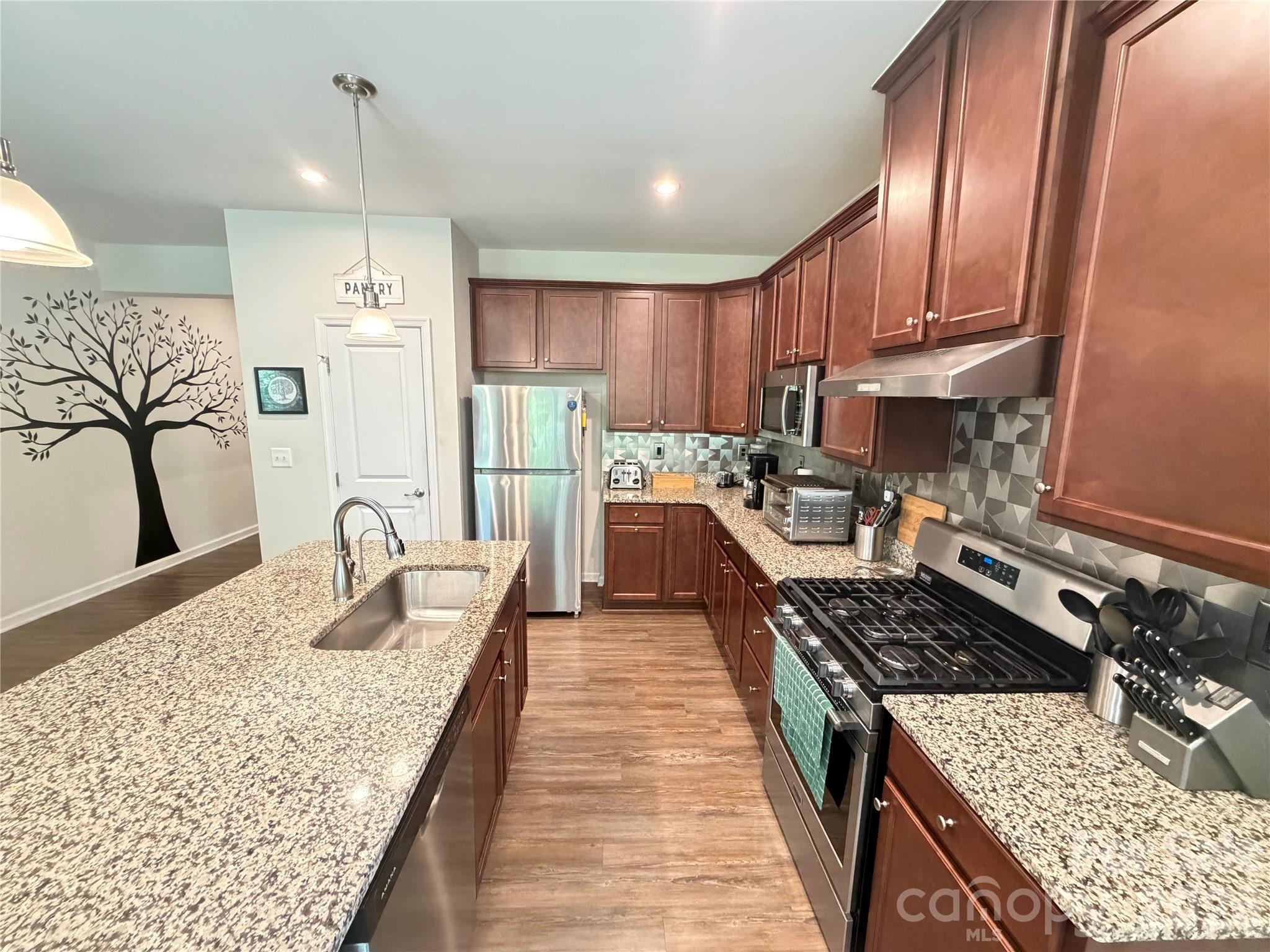 1753 Slippery Rock Lane Property Photo 3