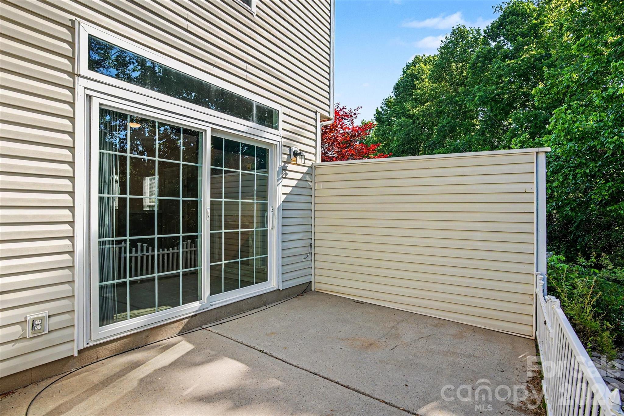8917 Cinnabay Drive Property Photo 16