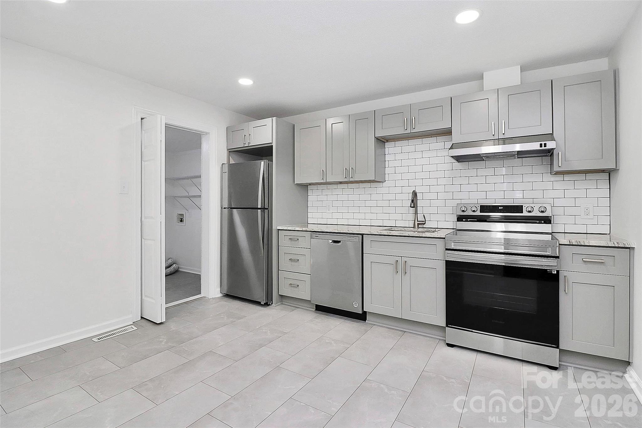 405 Pine Street Property Photo 6