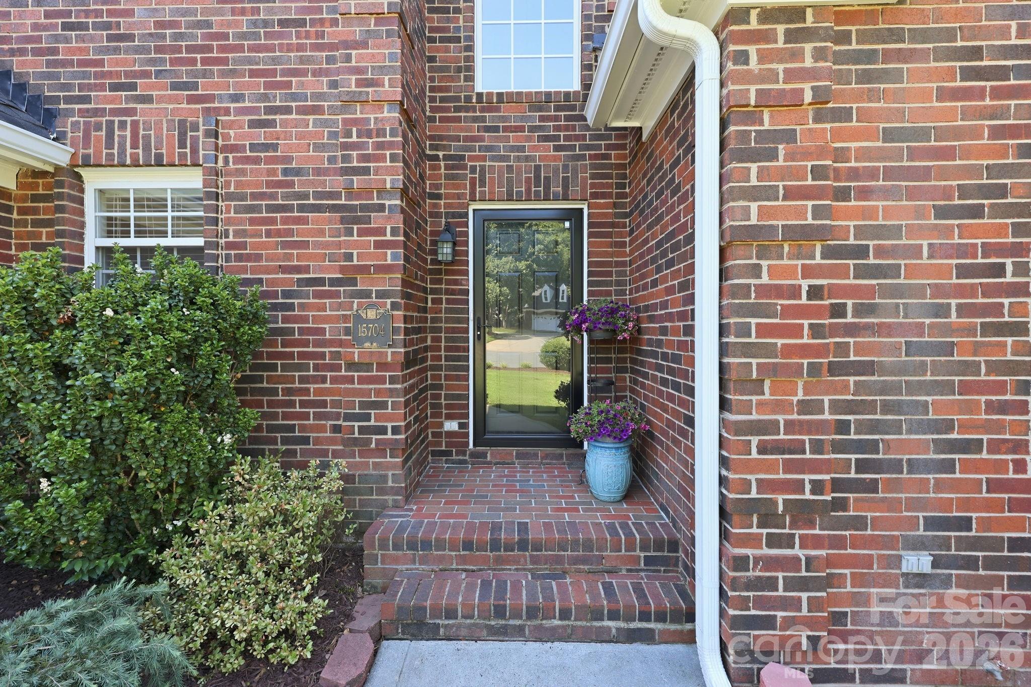 15704 Framingham Lane Property Photo 4
