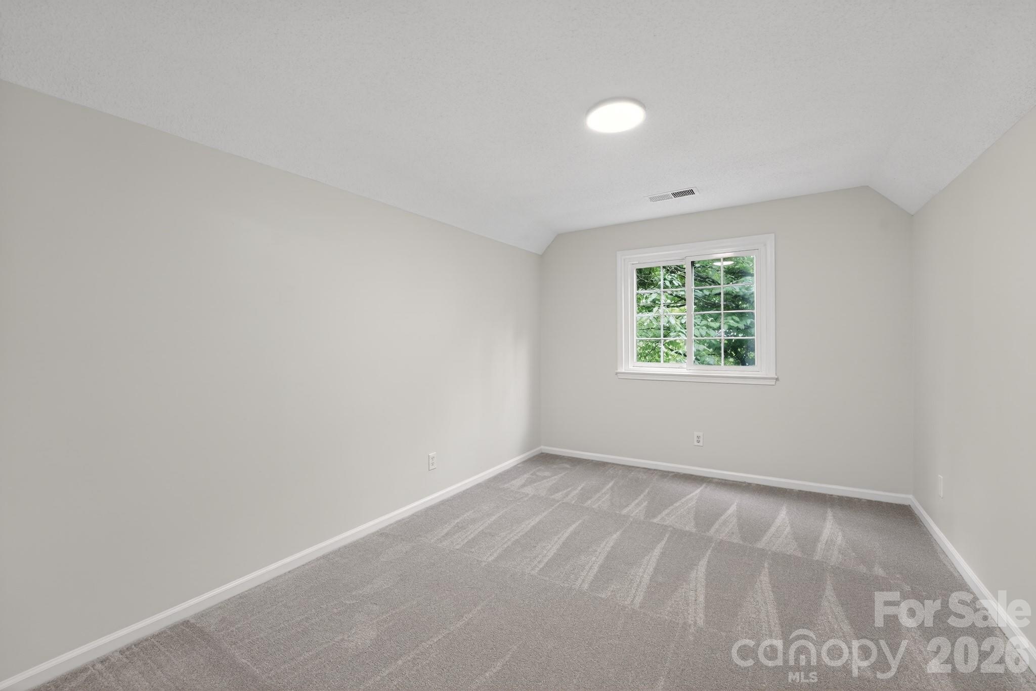 395 Runnymede Drive Property Photo 10