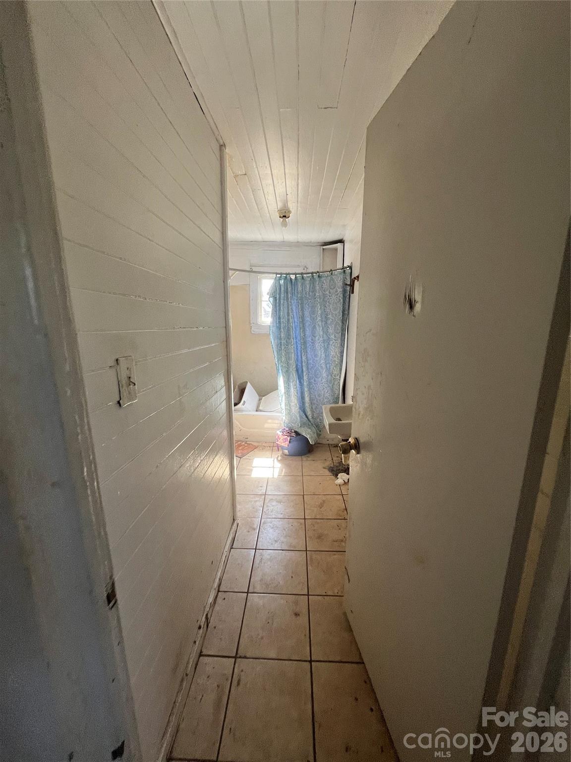 603 Marion Street Property Photo 5
