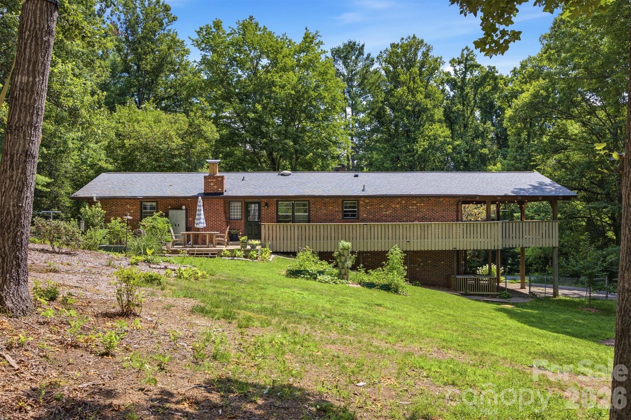 1125 Brockmore Drive Property Photo 5