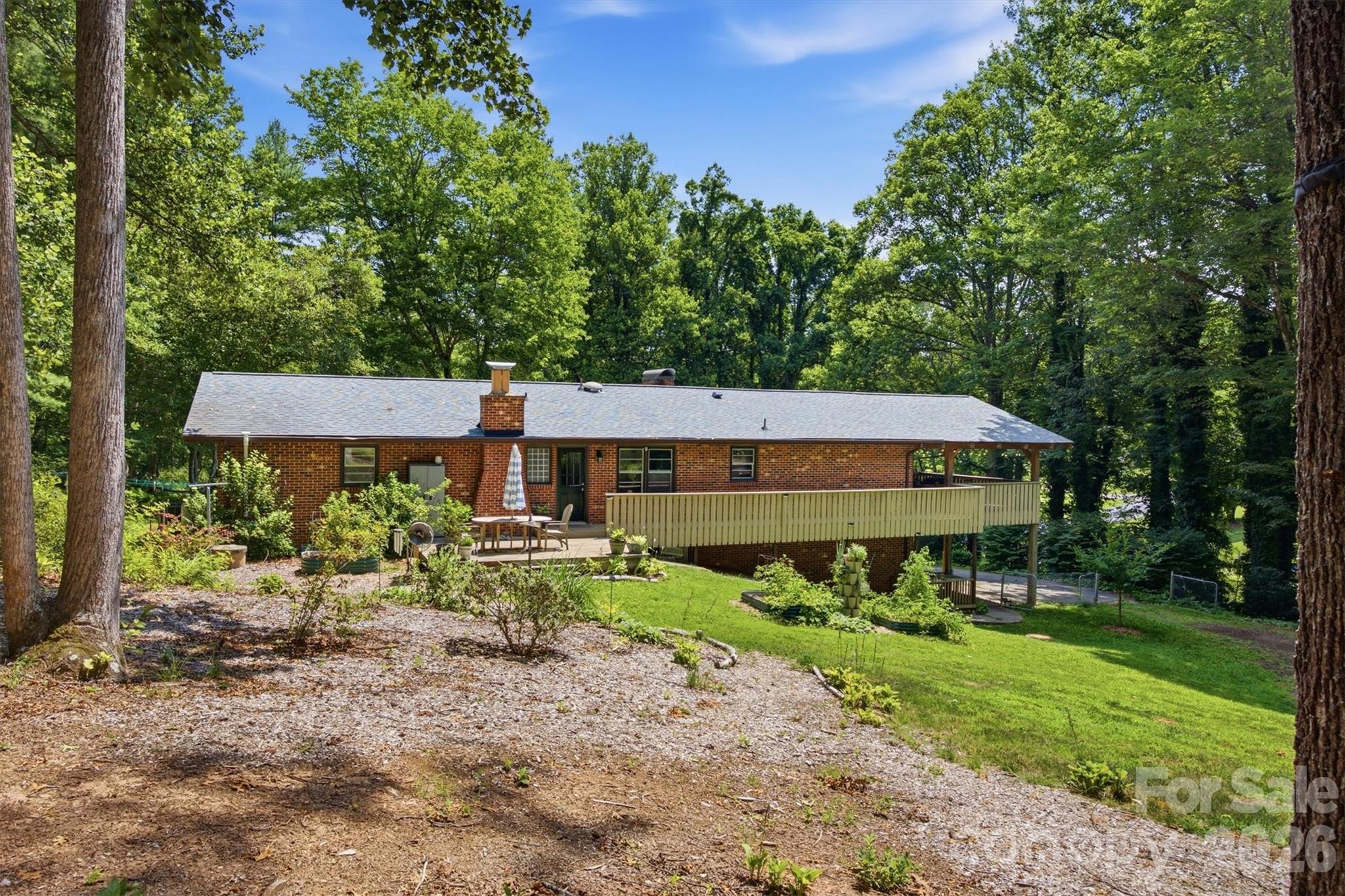 1125 Brockmore Drive Property Photo 7