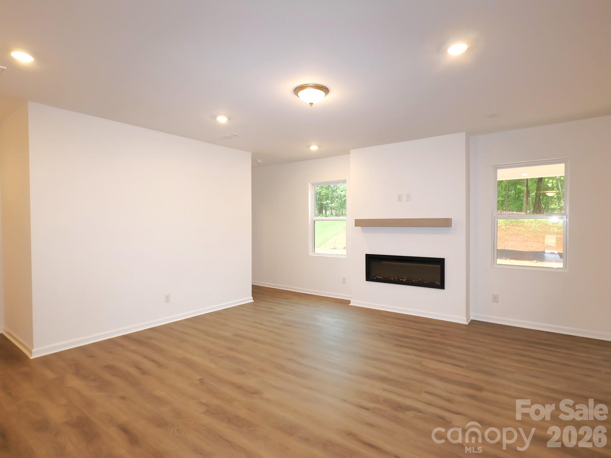 233 Amber Glen Drive Property Photo 5