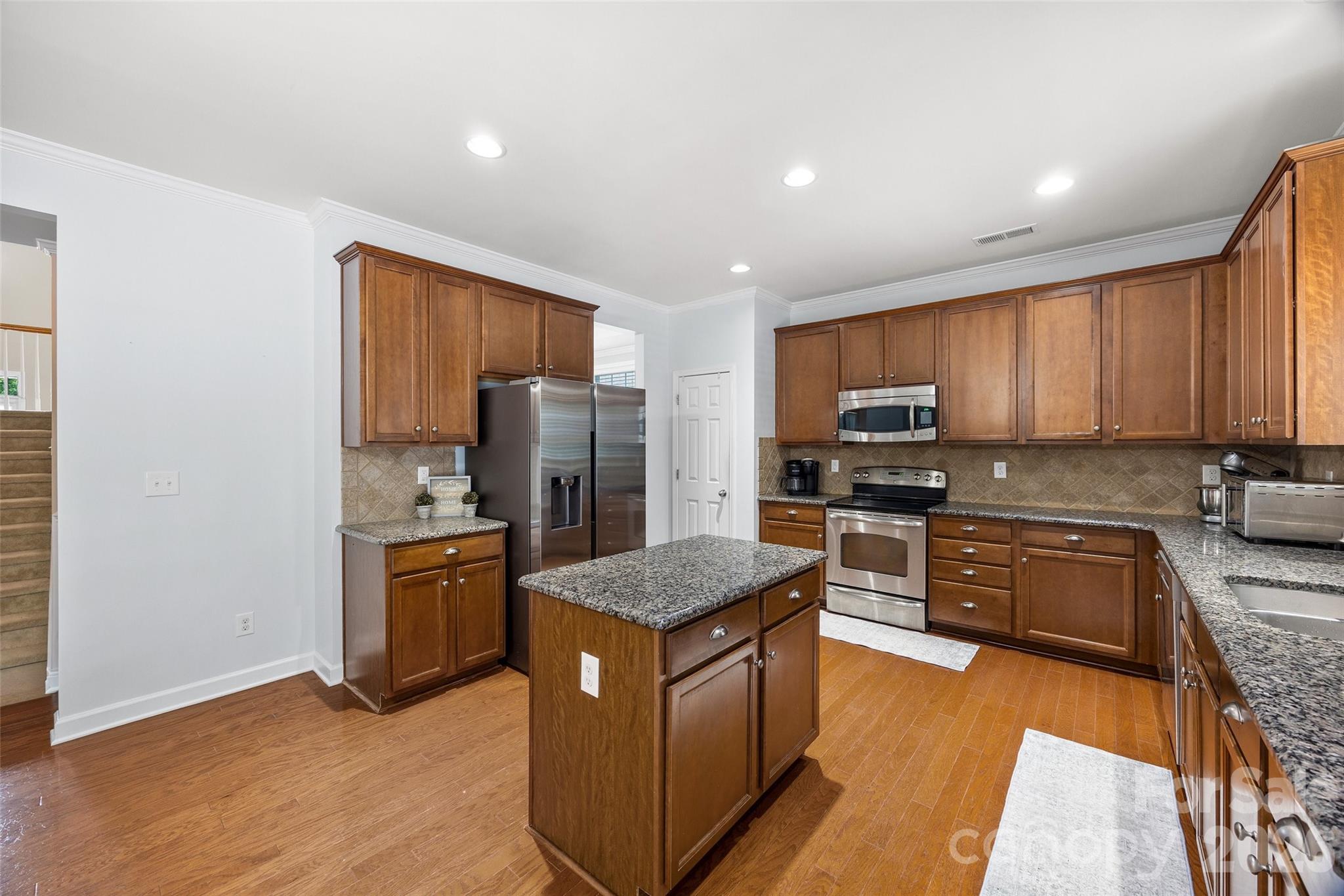5093 Gladiola Way Property Photo 8