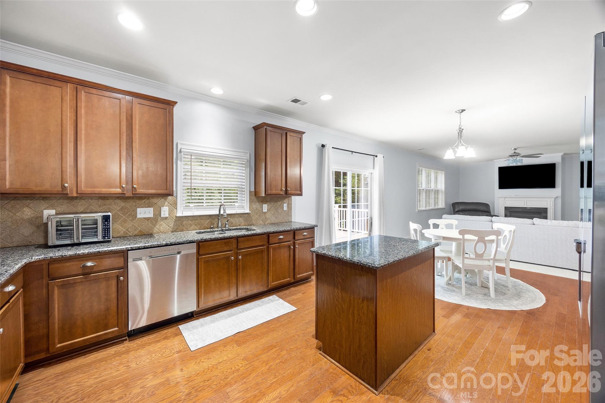 5093 Gladiola Way Property Photo 10