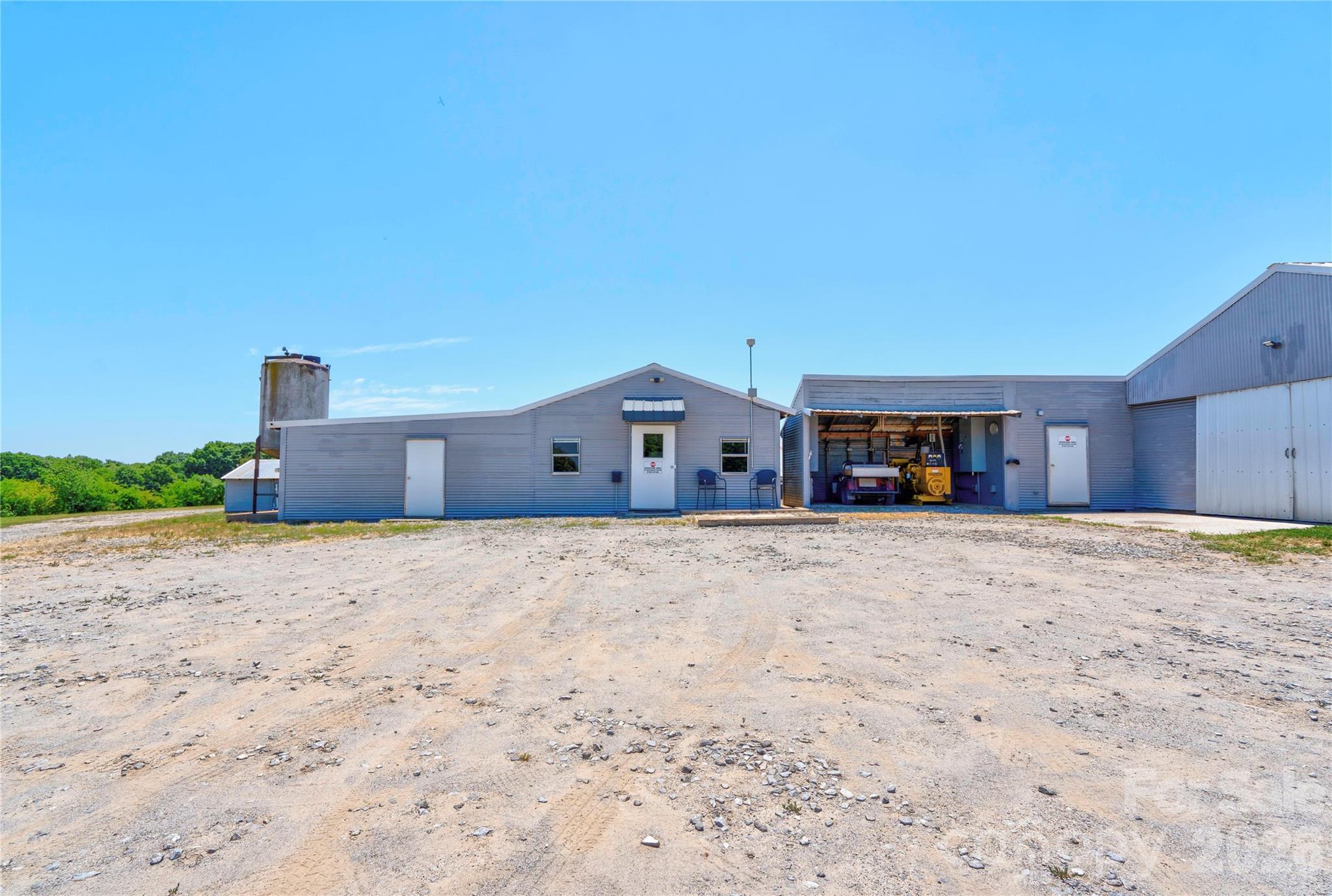 1402 Maple Springs Ch Road Property Photo 2