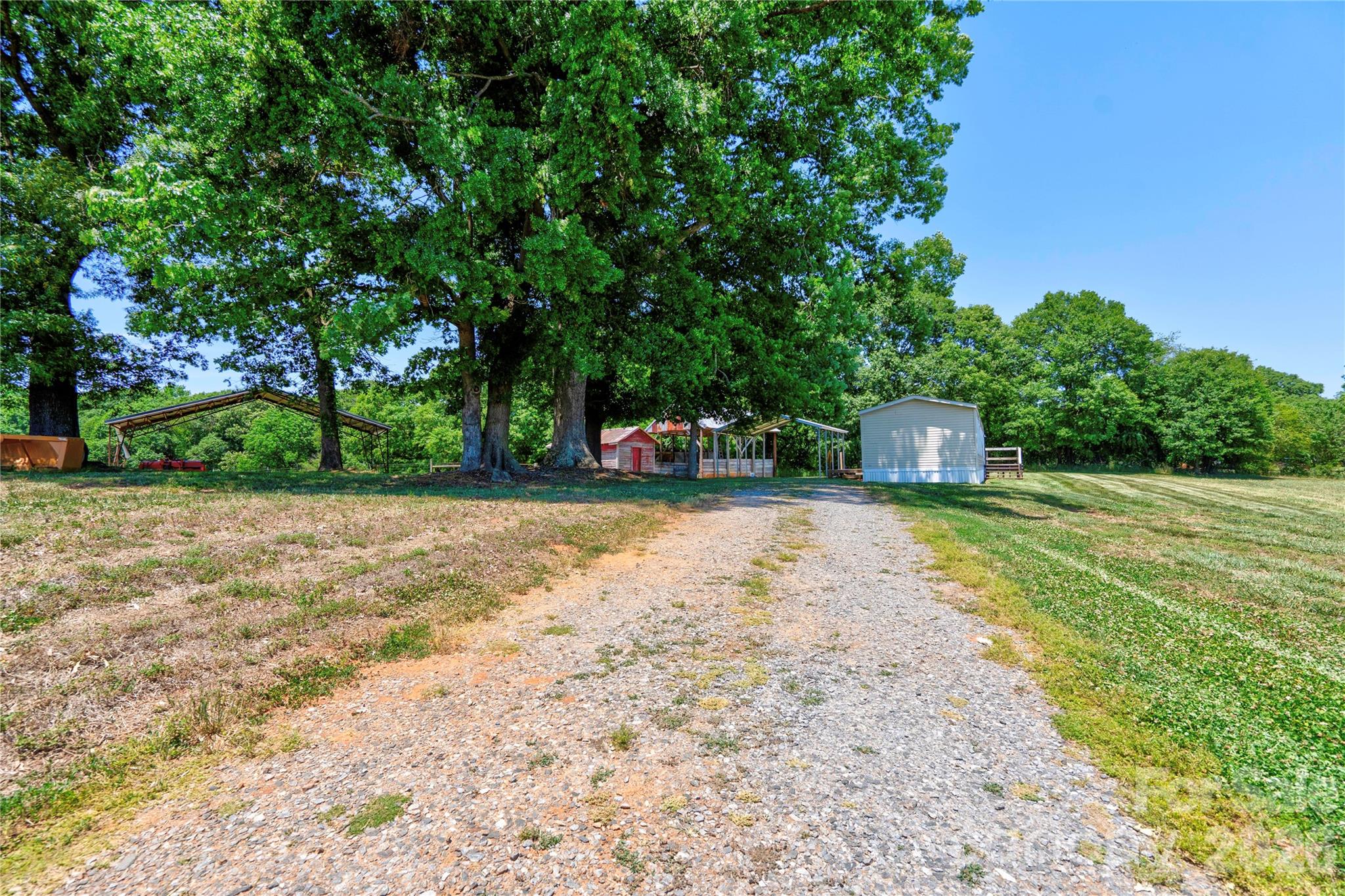 1402 Maple Springs Ch Road Property Photo 44