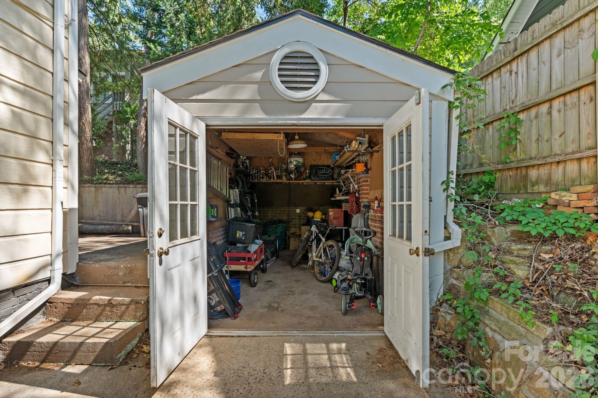 238 Forest Hill Drive Property Photo 28