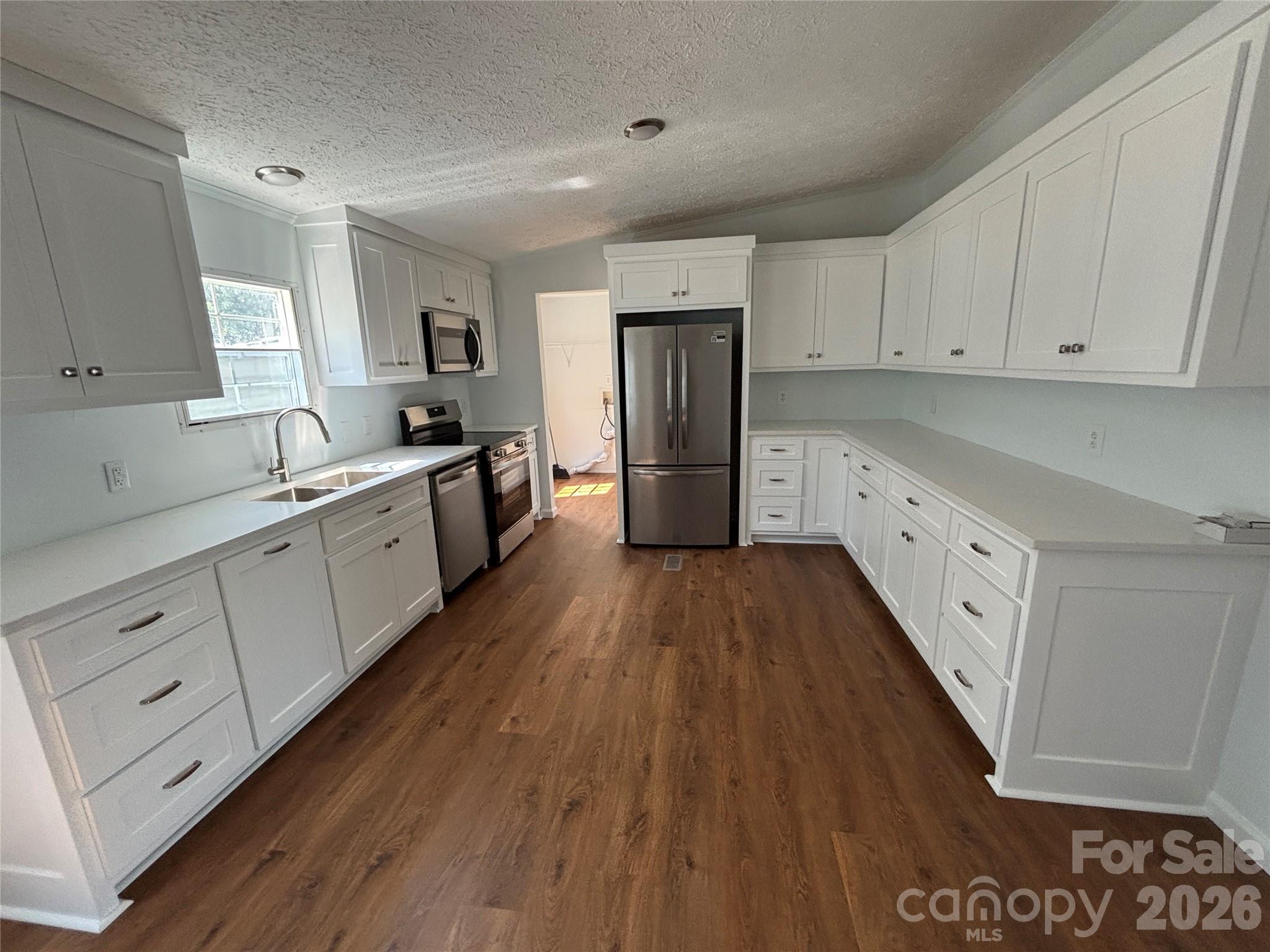 559 School Drive Property Photo 5