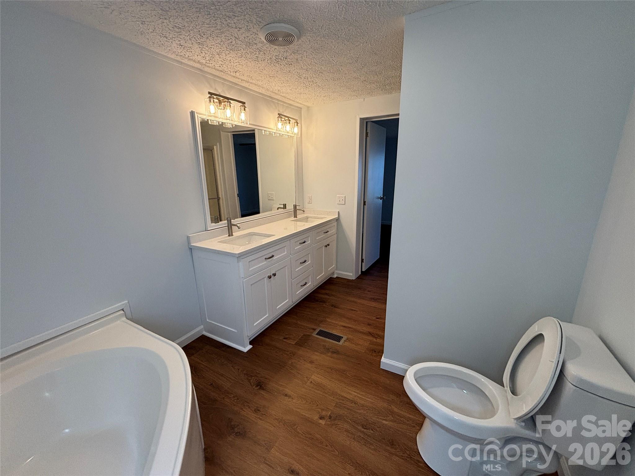 559 School Drive Property Photo 8